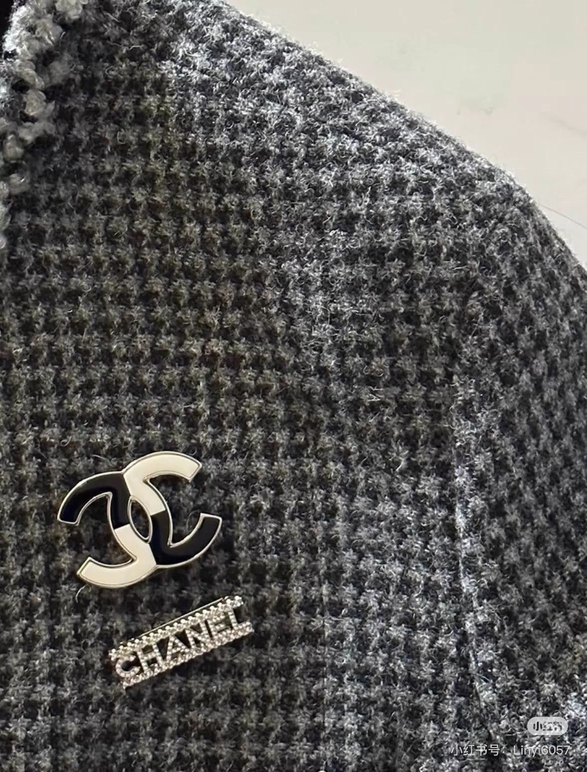 Chanel Chanel Black White Colorblock Brooch Size ONE SIZE - 4 Thumbnail