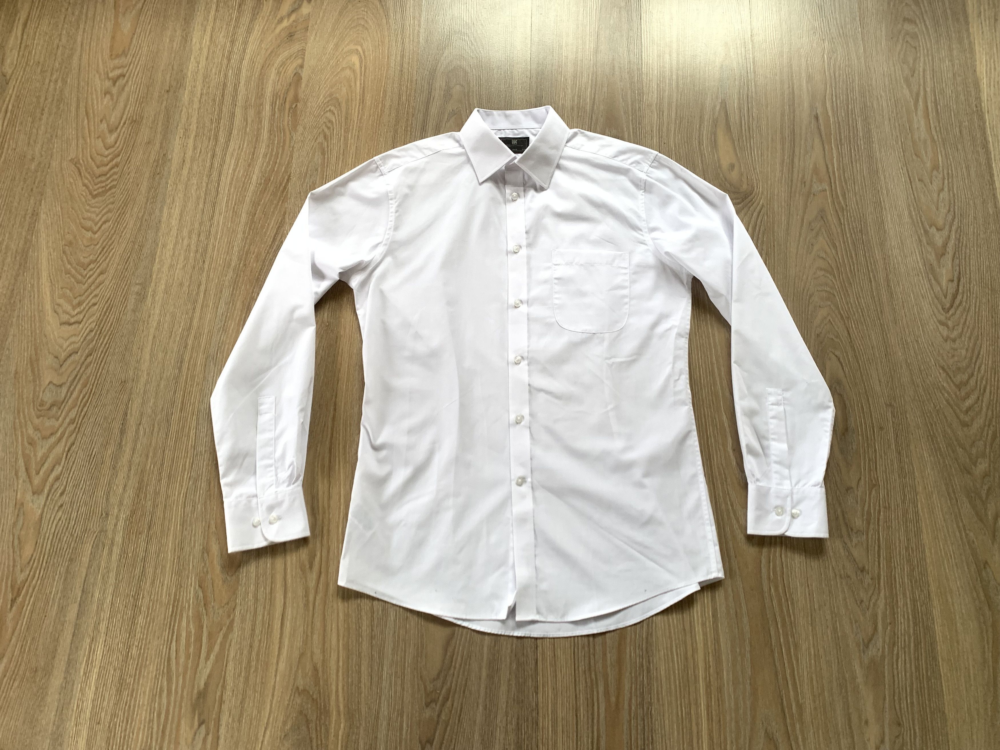 Marks & Spencer Marks & Spencer Classic White Button Up Shirt Size US M / EU 48-50 / 2 - 1 Thumbnail