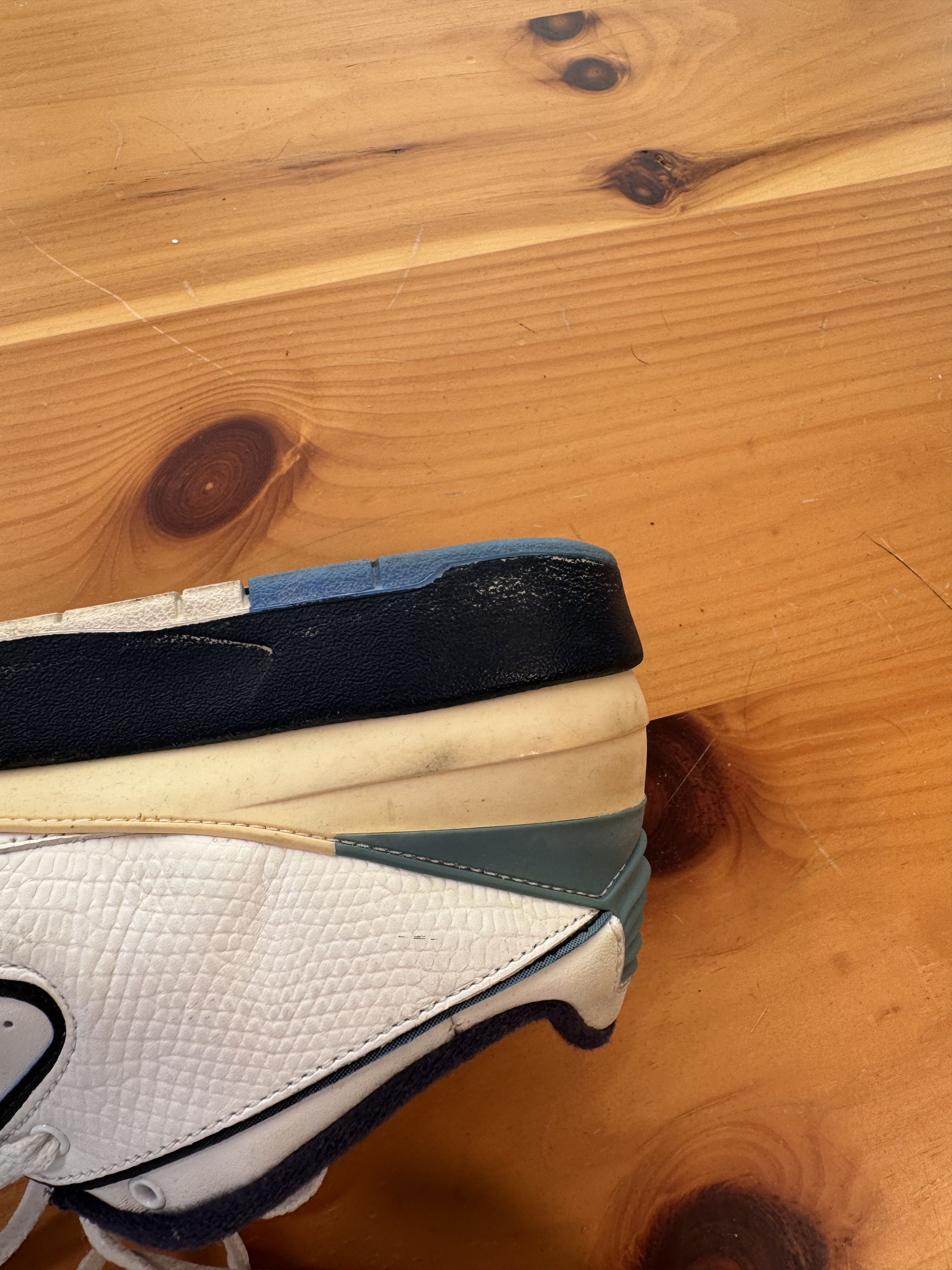 Jordan Brand 2004 Jordan 2 low navy Size US 10 / EU 43 - 5 Thumbnail