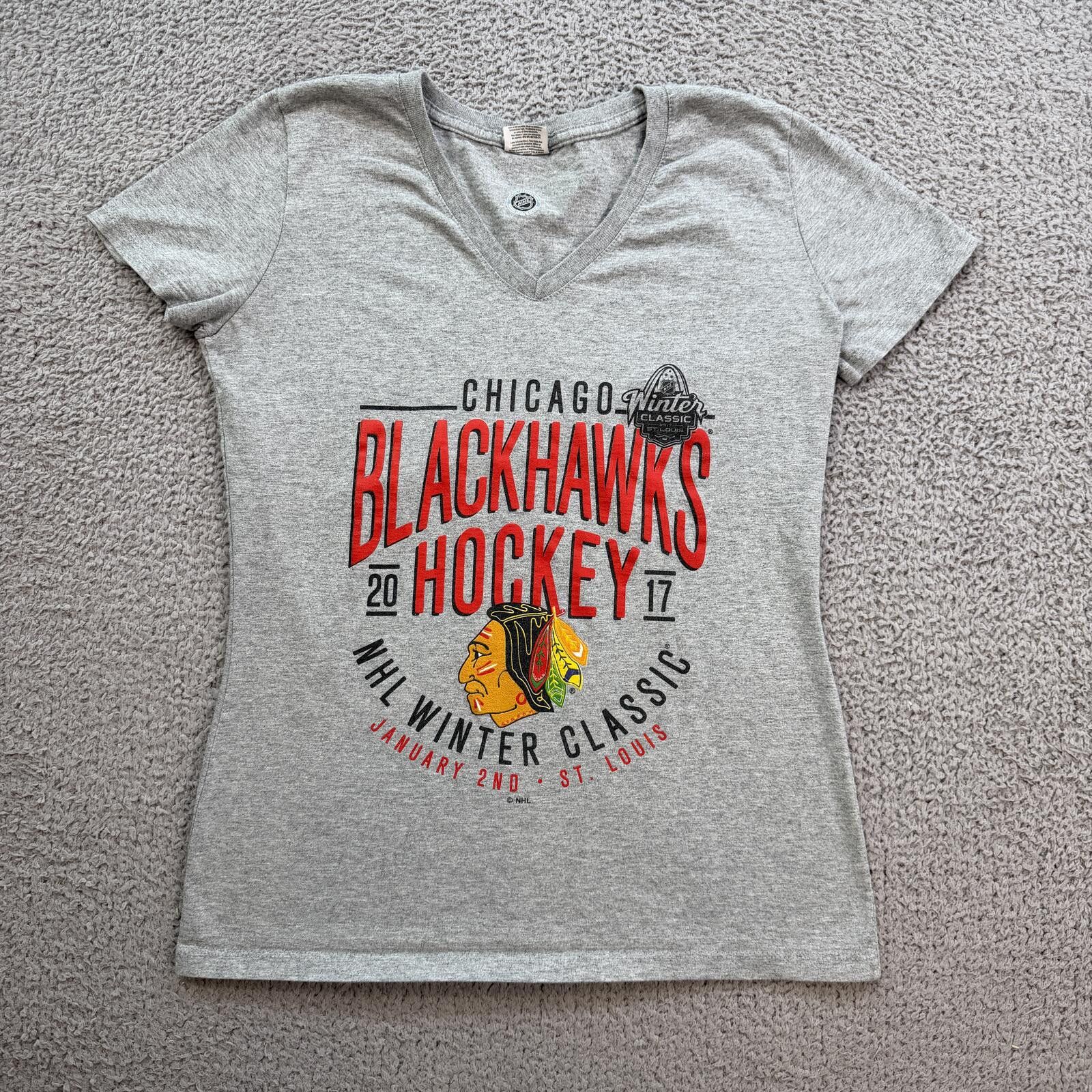 NHL Chicago Blackhawks 2017 NHL Winter Classic V Neck T Shirt S Size S / US 4 / IT 40 - 1 Thumbnail
