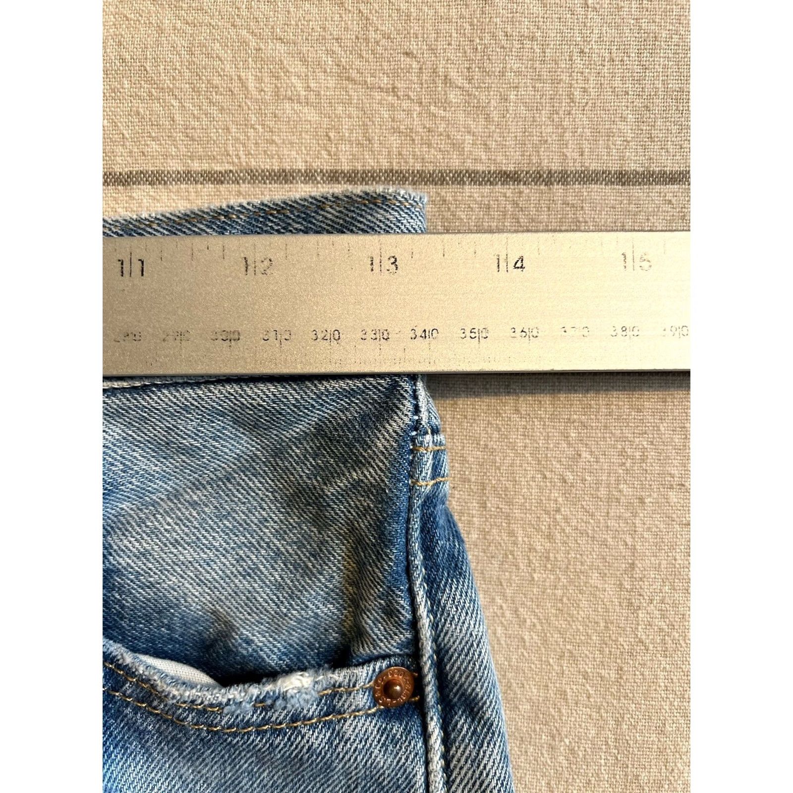 Levi's Levi's 501 Jeans Women Vintage 90s Kasuri Floral Patchwork 26x32 Blue Denim Regular Rise 5-Pocket Distressed Womens Jeans Size 26" / US 2 / IT 38 - 6 Thumbnail