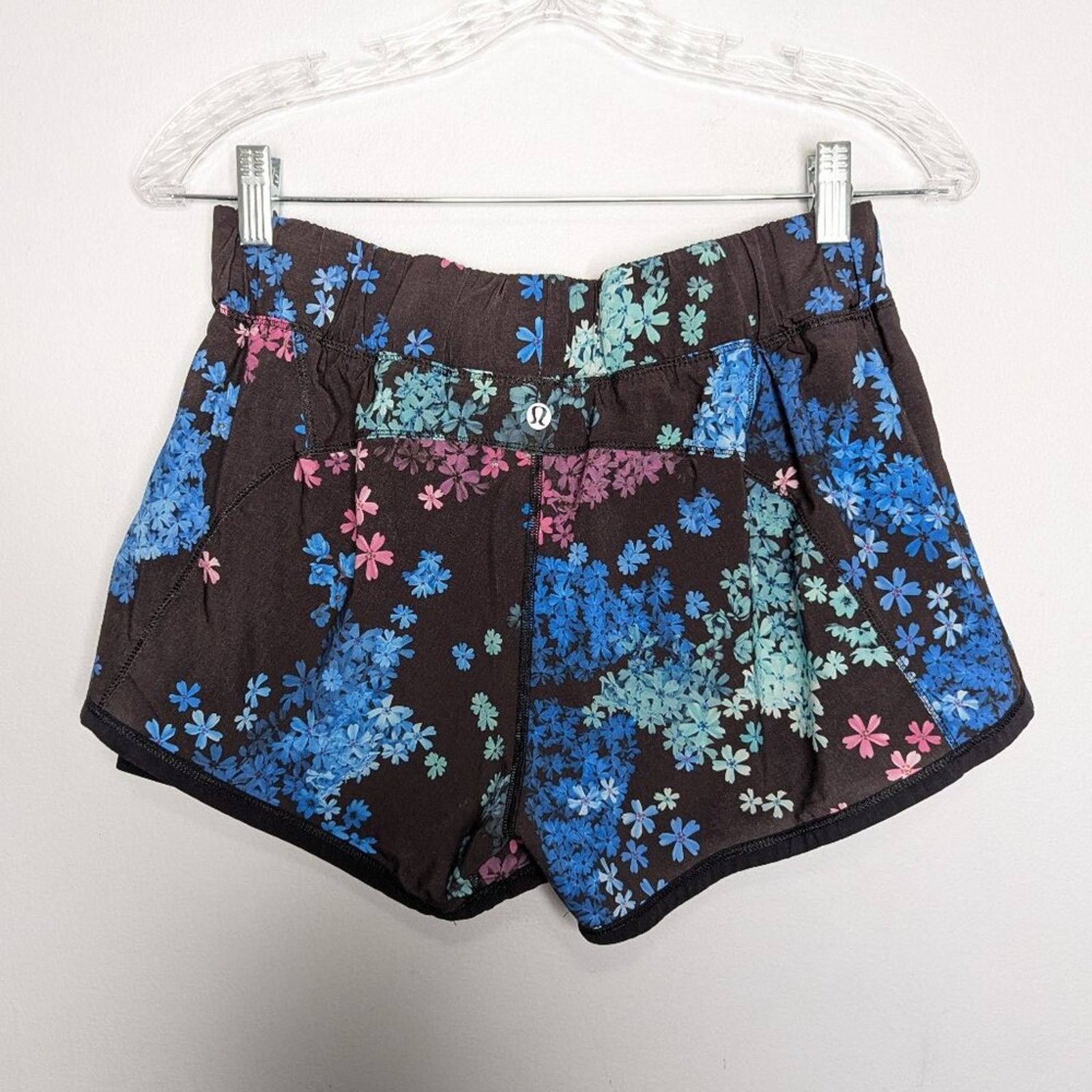 Lululemon Lululemon In A Flash Shorts Petal Pop Floral Print Black Size 30" / US 8 / IT 44 - 2 Thumbnail