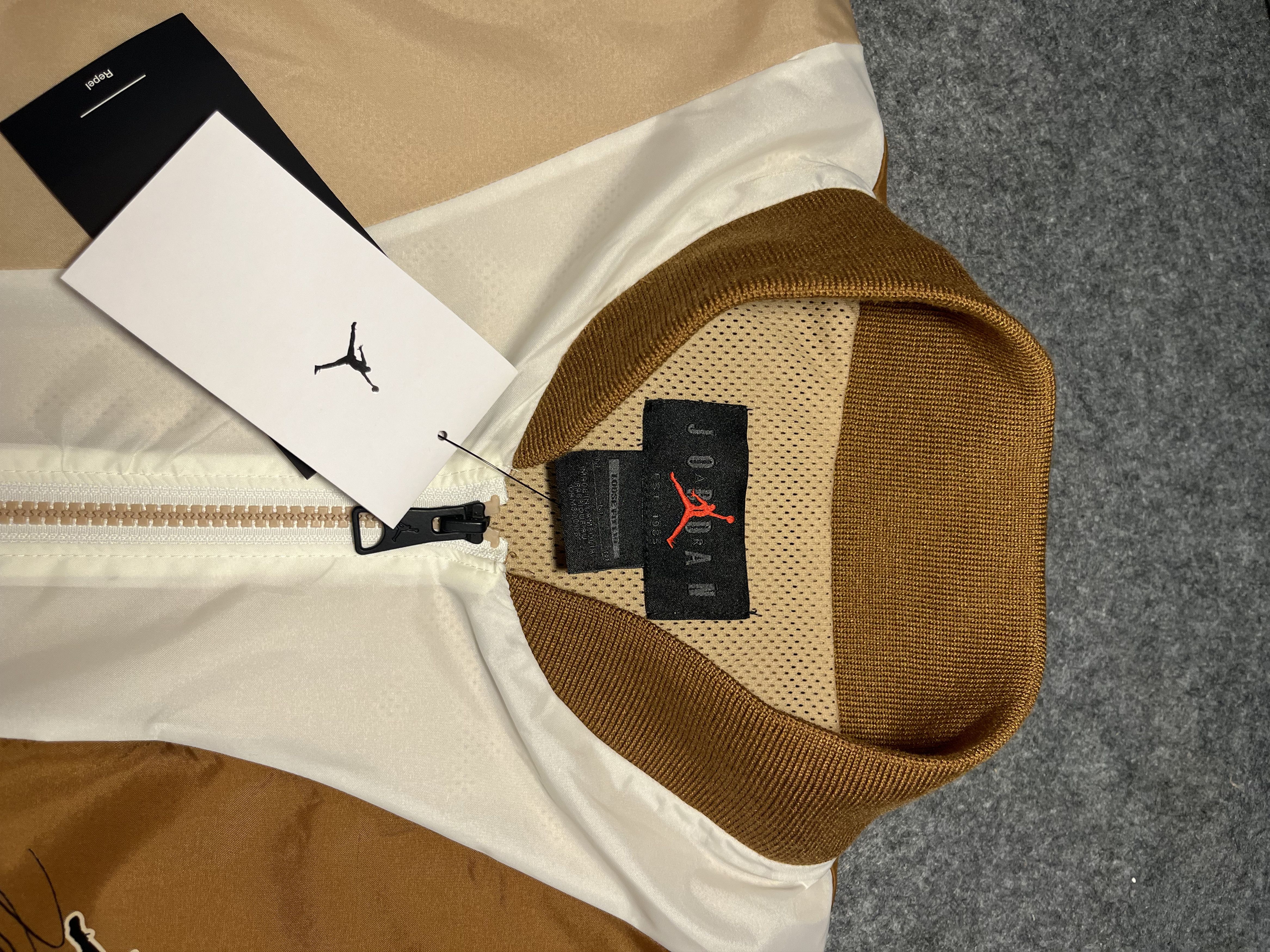 Nike Nike Air Jordan Jumpman Windbreaker Jacket Large FB7032-281 Size US M / EU 48-50 / 2 - 9 Thumbnail