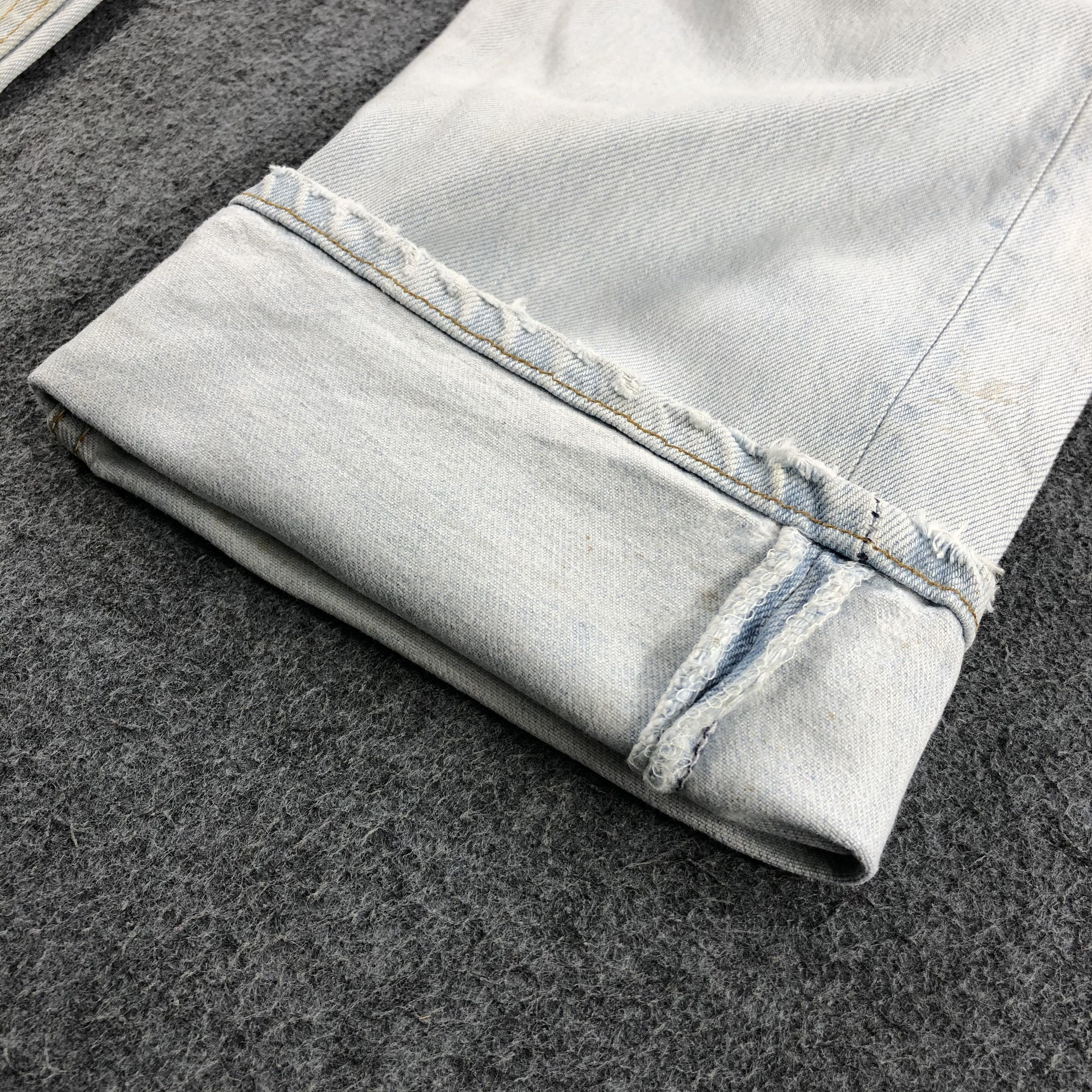 Levi's × Vintage Vintage 90s Light Wash Levis 501 Jeans-JM821 Size US 31 - 7 Thumbnail