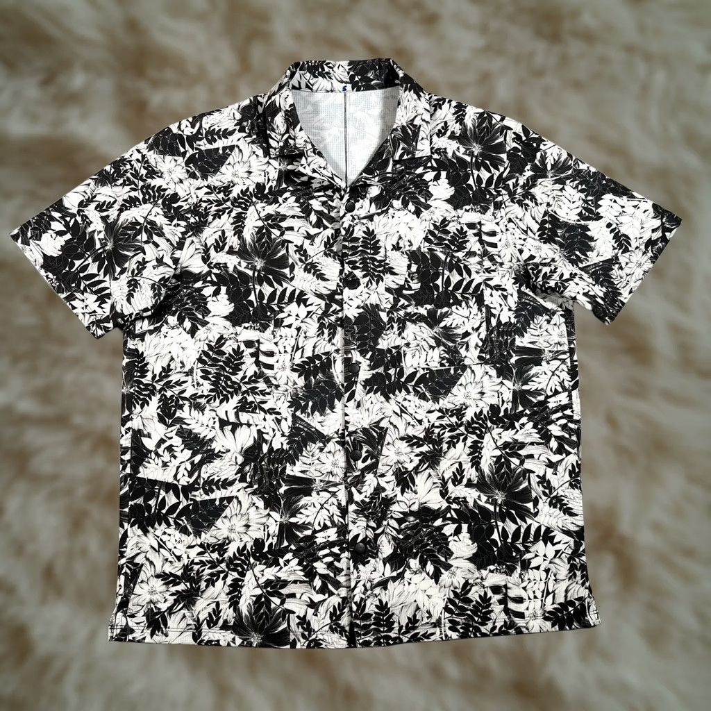 Lululemon Lululemon Men's M Black White Floral Leaf Print Casual Button Up Camp Shirt Size US M / EU 48-50 / 2 - 1 Thumbnail