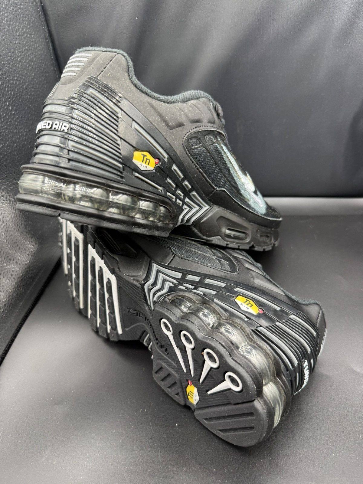 Nike NIKE TUNED 3 Black/Grey Swoosh Size US 10 / EU 43 - 6 Thumbnail