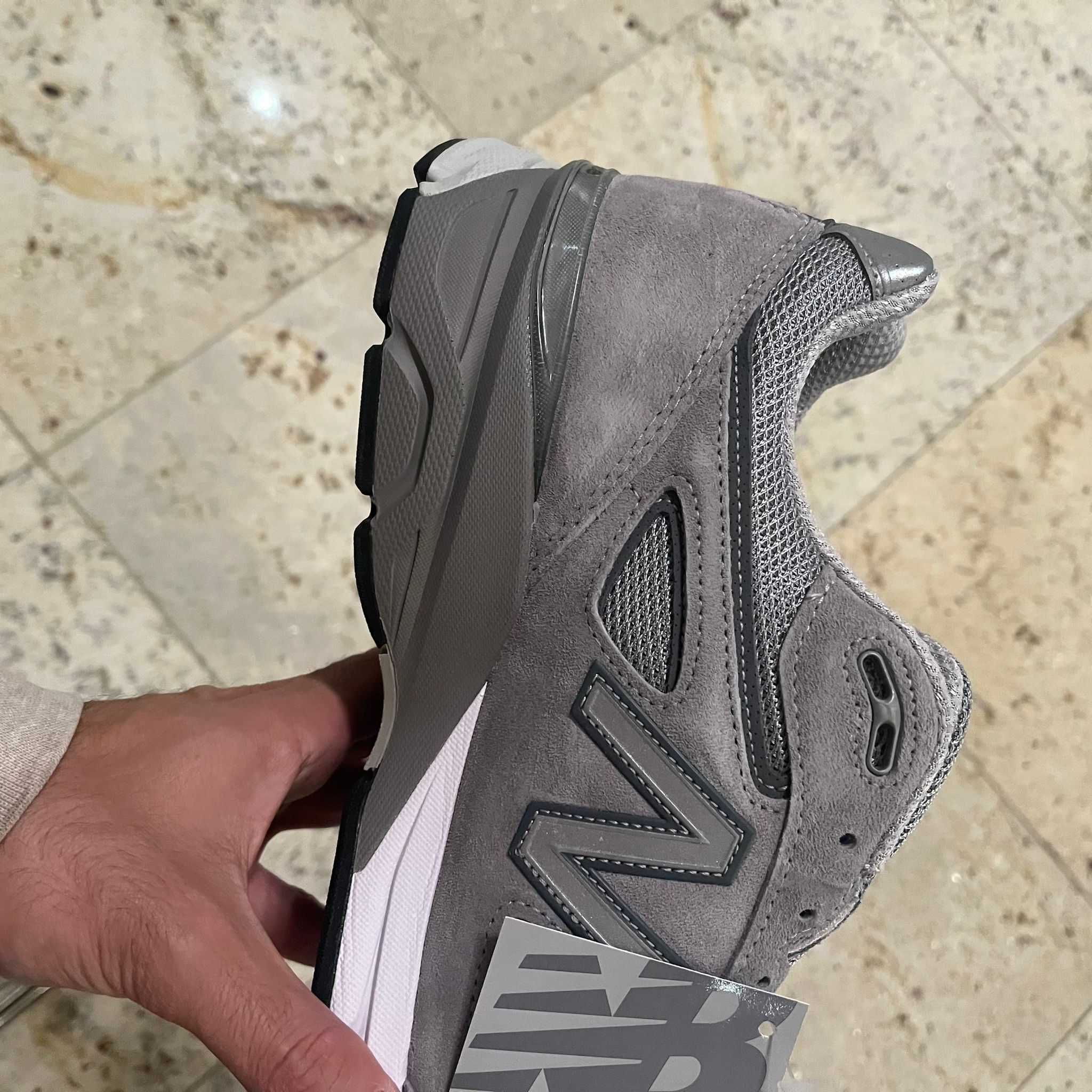New Balance 990v4 in Grey Size US 12 / EU 45 - 14 Thumbnail