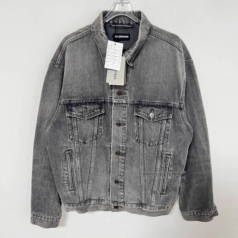 Balenciaga Balenciaga Back Logo Denim Jacket. Size US S / EU 44-46 / 1 - 1 Thumbnail