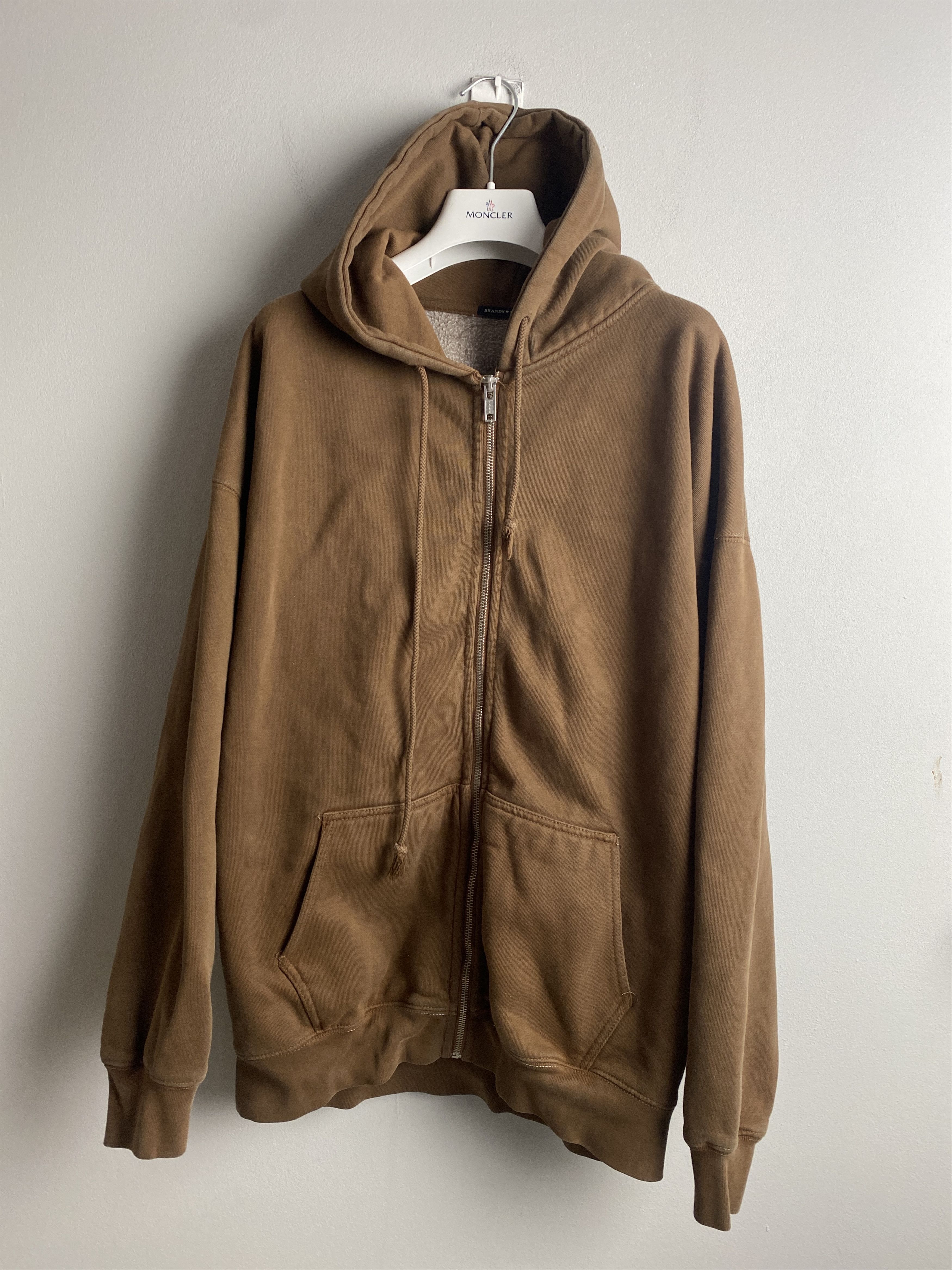 Other Brandy Melville thick heavy zip-up hoodie boxy oversized Size US XL / EU 56 / 4 - 1 Thumbnail