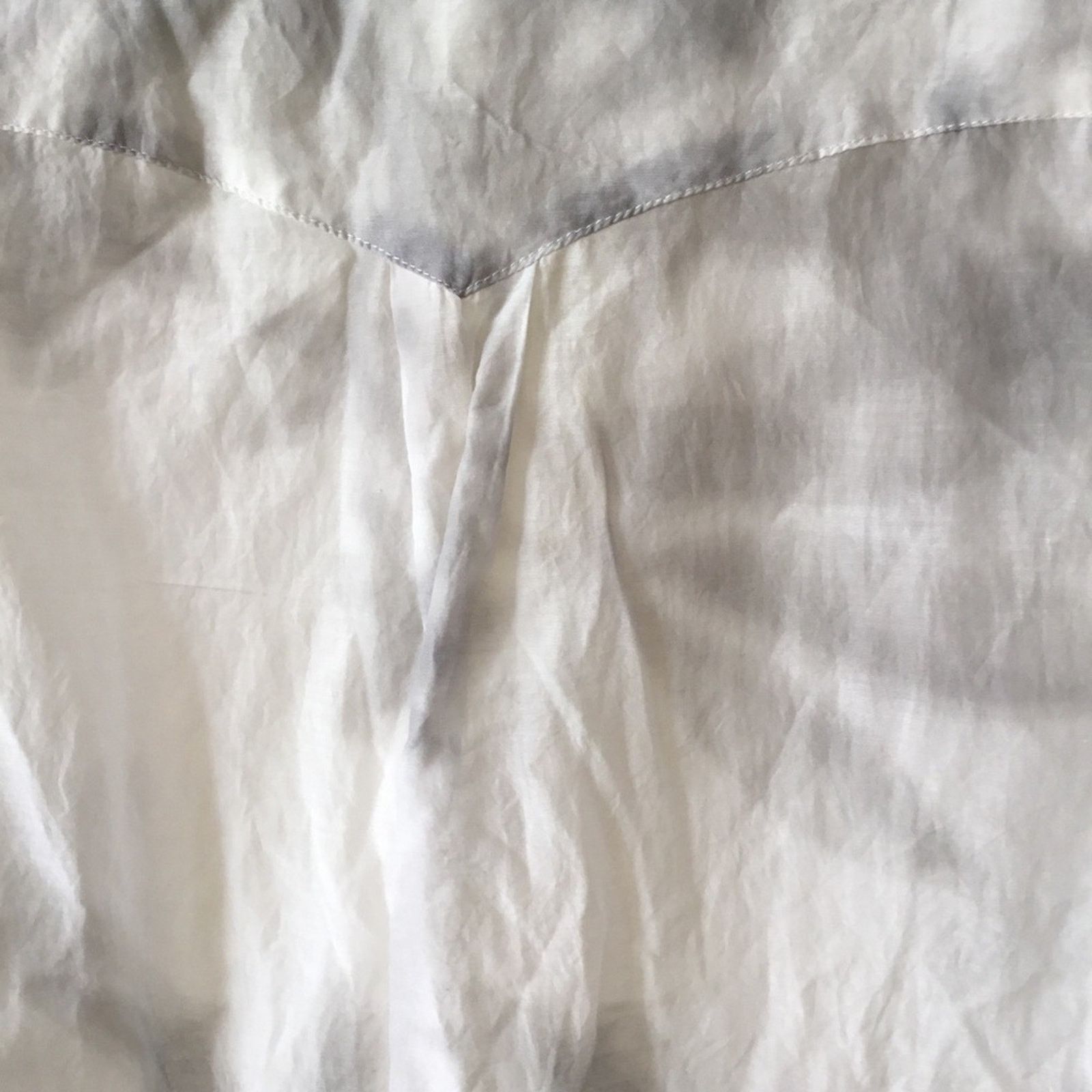 Bcbgmaxazria BCBGMaxAzria White& Gray Tie-Dye Roll-tab Sleeve Silk Blouse Size S / US 4 / IT 40 - 14 Thumbnail