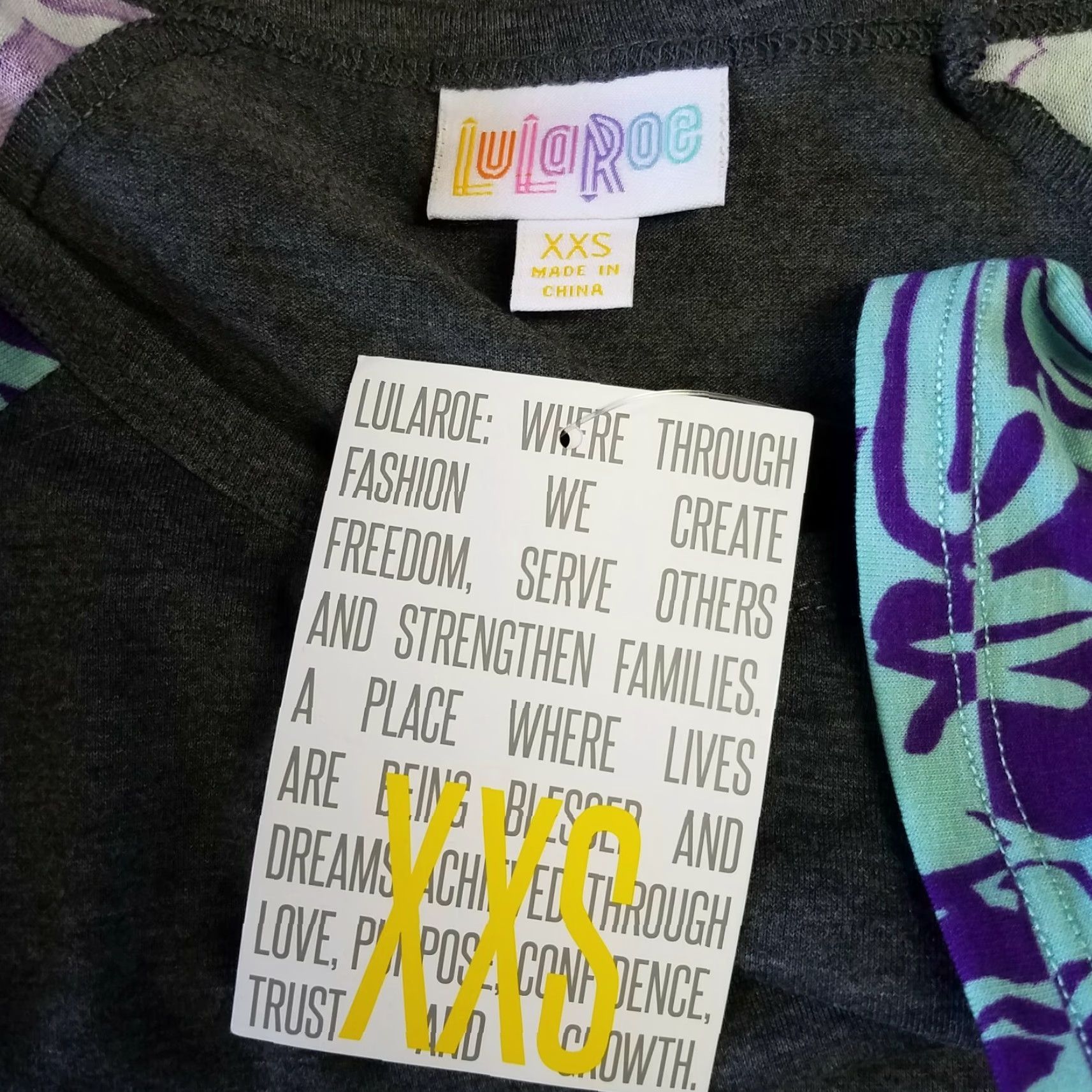 Vintage LuLaRoe Womens Irma Top Sz 2XS Gray Purple Faces Shirt Womens 2XS Gray Pu llover T-Shirt LuLaRoe Irma Top 2XS Gray Purple Faces Size XXS / US 00 / IT 34 - 5 Thumbnail