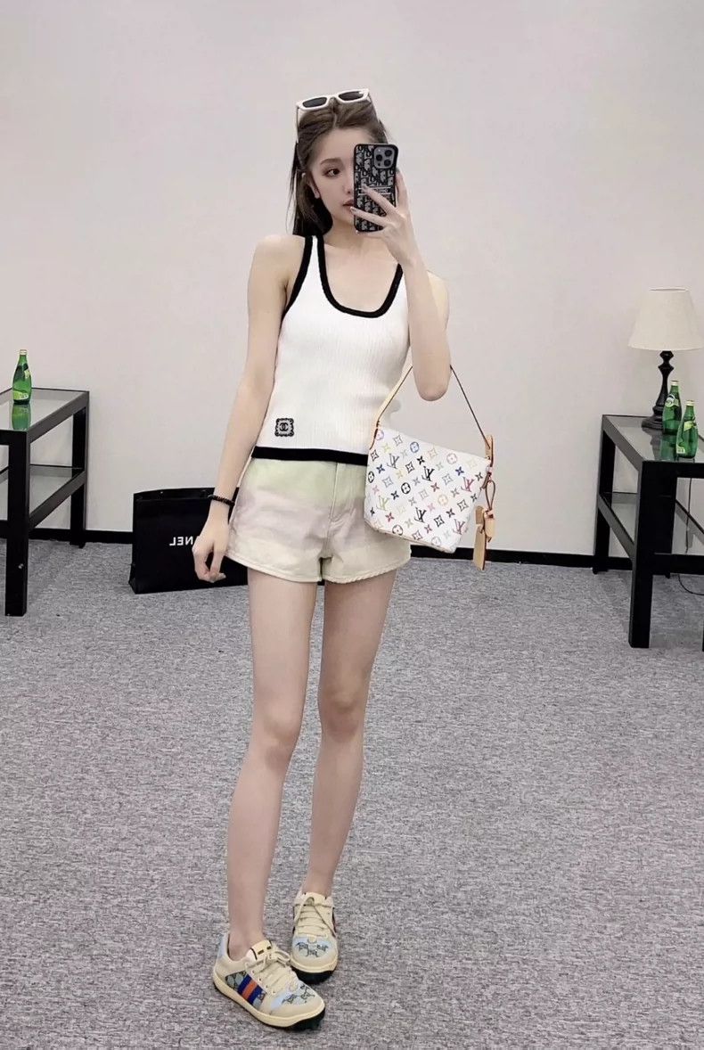 Chanel Chanel 25s black and white color-blocked knitted vest 2504- Size XS / US 0-2 / IT 36-38 - 9 Thumbnail