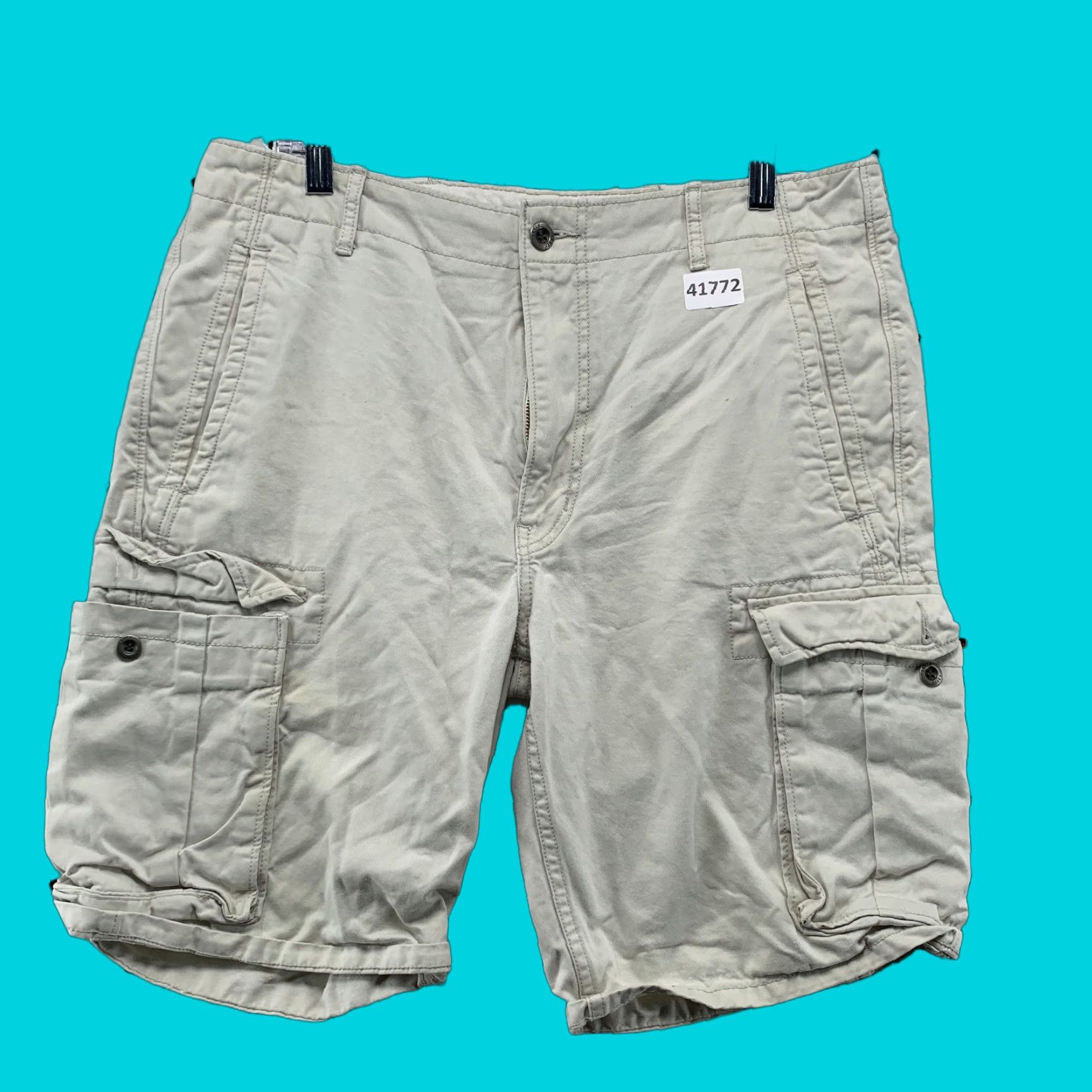 Levi's Levis Short Mens SIZE 34 Ivory Utility Pockets Outdoor 34X10 Size US 34 / EU 50 - 1 Thumbnail