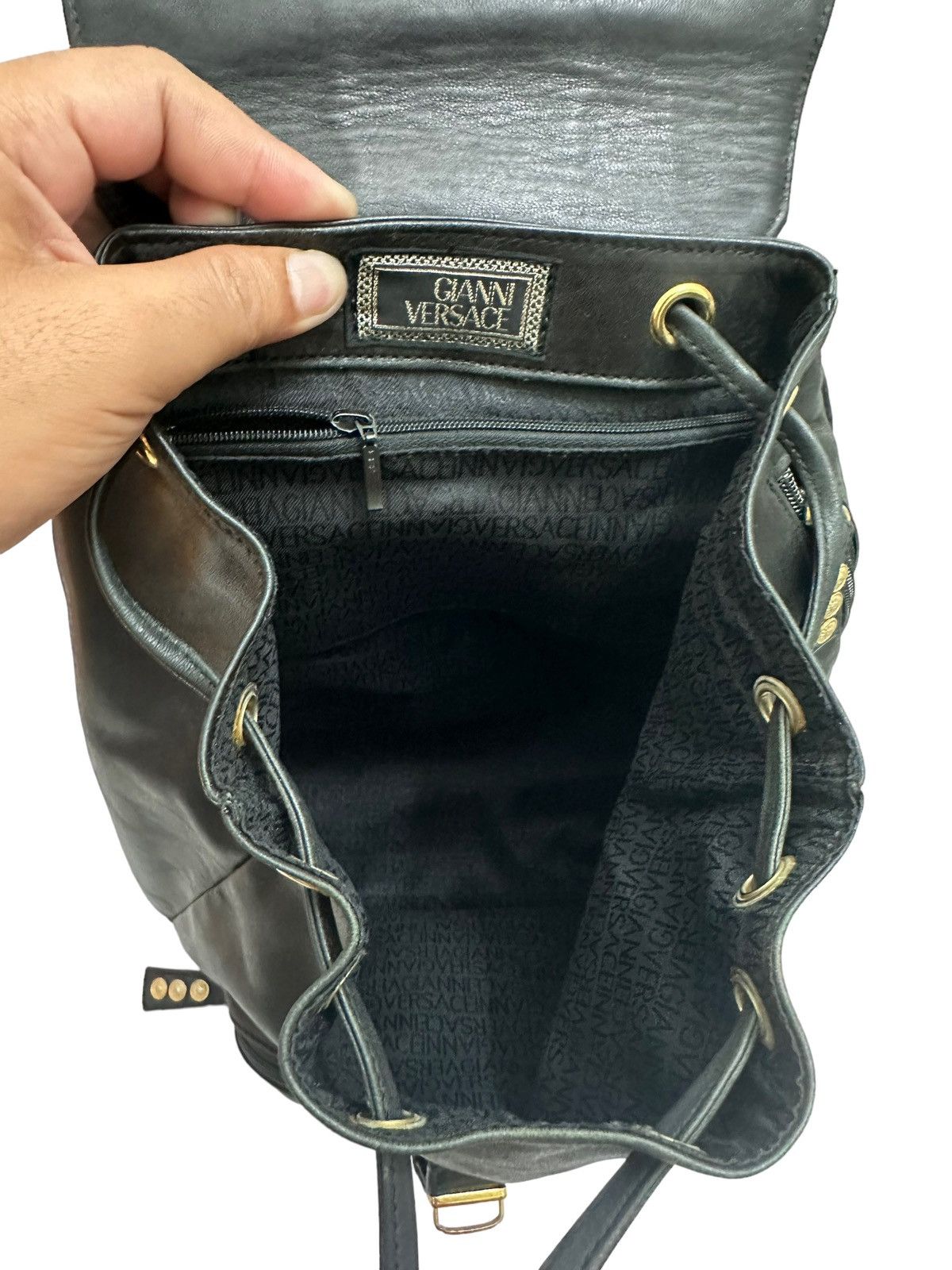 Genuine Leather × Versace Gianni Versace Medusa Logo Leather Backpack Size ONE SIZE - 10 Thumbnail