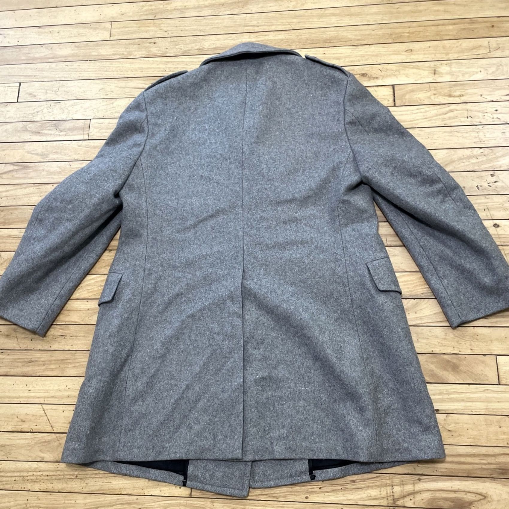 Doublet VINTAGE Stratojac Jacket Coat Gray 44 Double Breasted Wool Overcoat Heavyweight Mens 44R Epaulets Peak Lapel Vintage Overcoat Size US S / EU 44-46 / 1 - 2 Thumbnail
