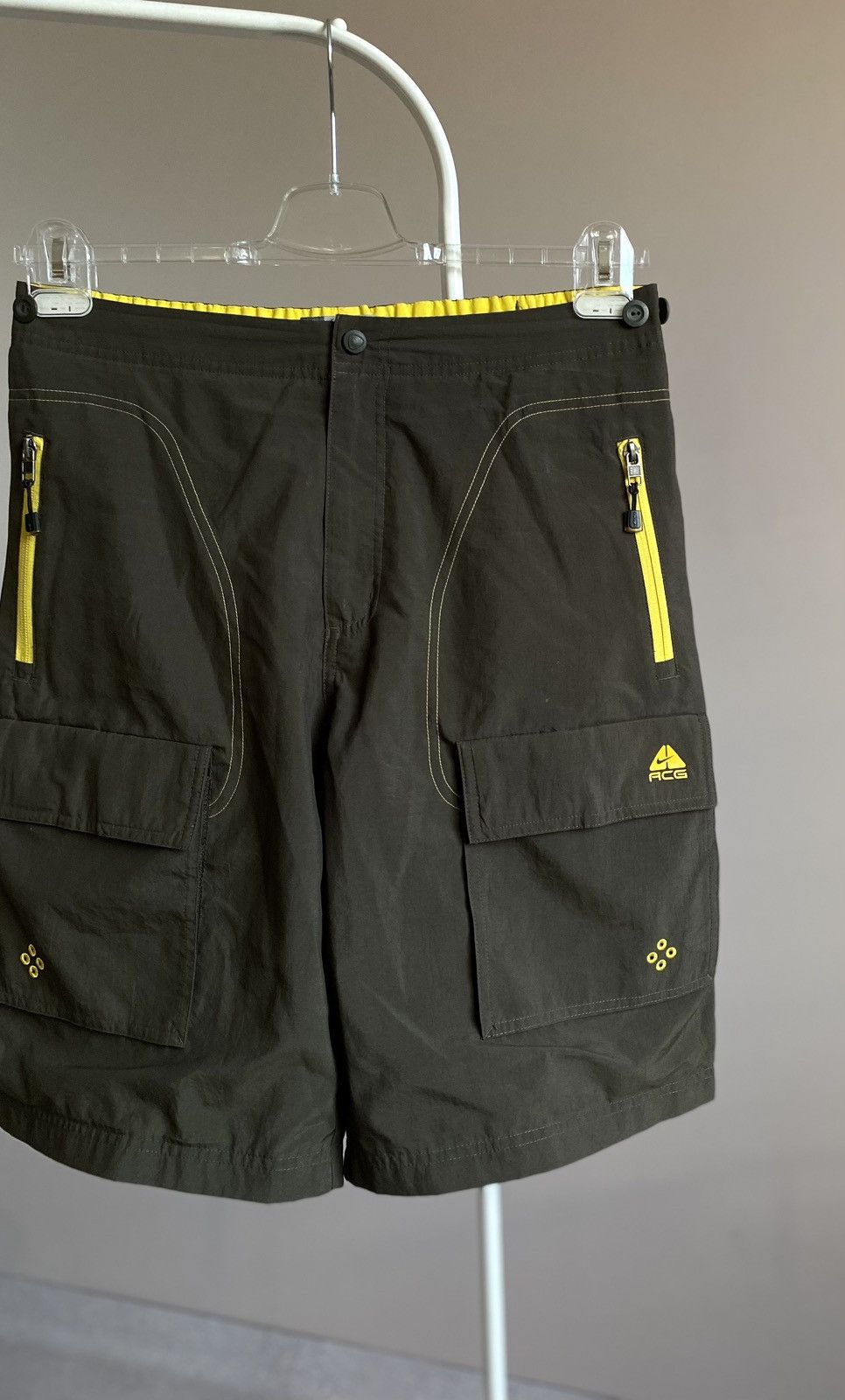 Nike ACG Vintage Nike ACG Cargo Shorts Size US 32 / EU 48 - 2 Thumbnail