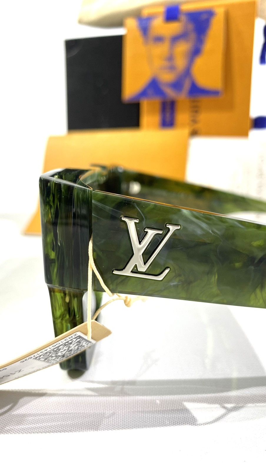 Louis Vuitton Louis Vuitton Cyclone Green Marble Sunglasses Size ONE SIZE - 5 Thumbnail