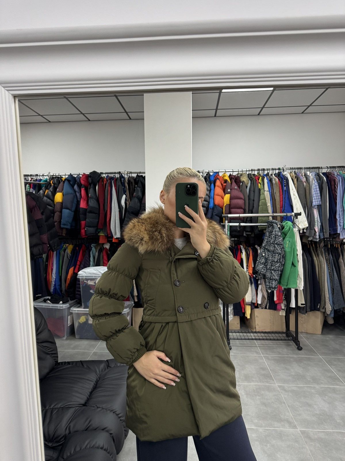 Moschino Moschino Cheap and Chic Women Fur Coat Jacket Size 34 / US 4 Size XS / US 0-2 / IT 36-38 - 2 Thumbnail
