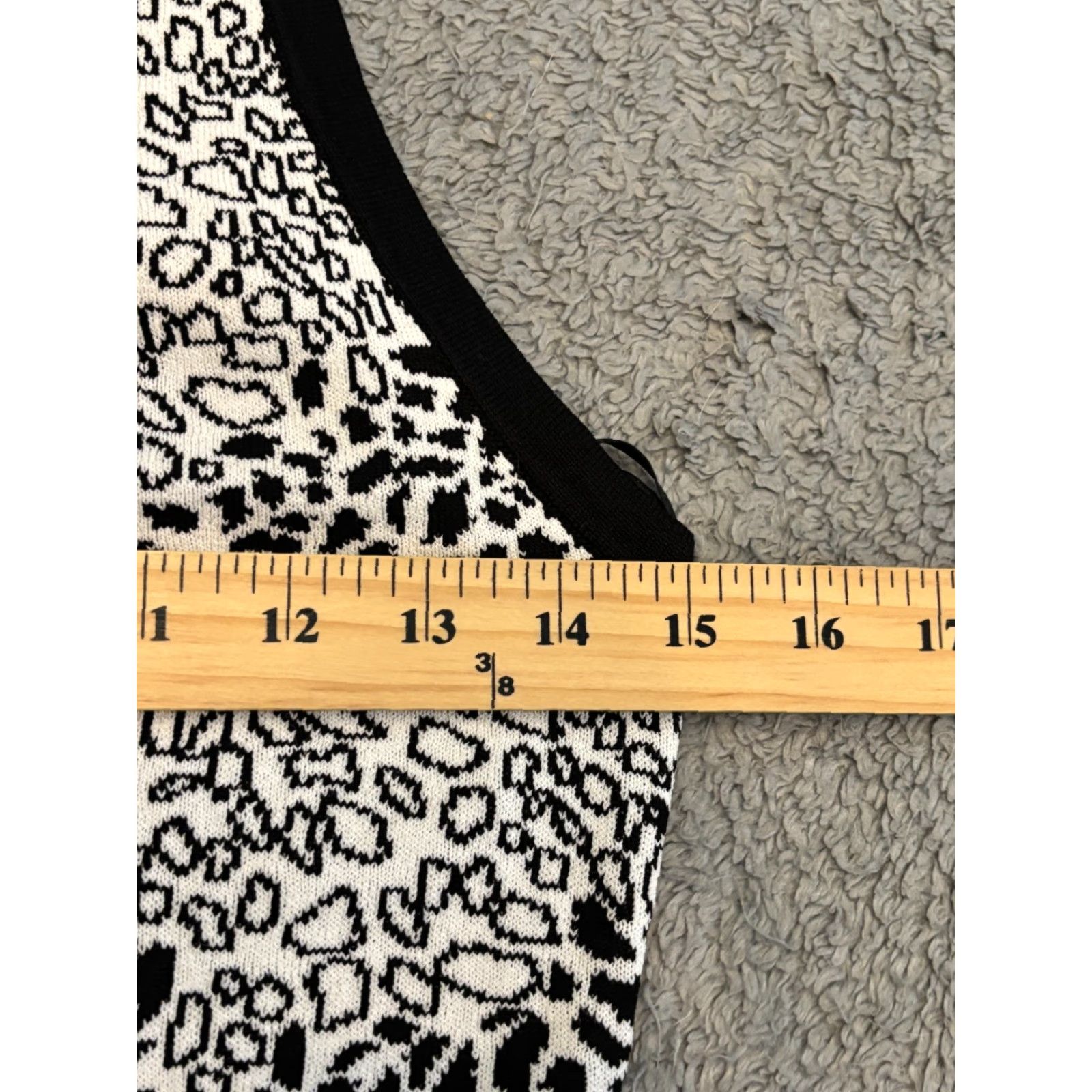 White House Black Market White House Black Market Tank Womens XS Sleeveless Animal Print Multicolor Size XS / US 0-2 / IT 36-38 - 3 Thumbnail