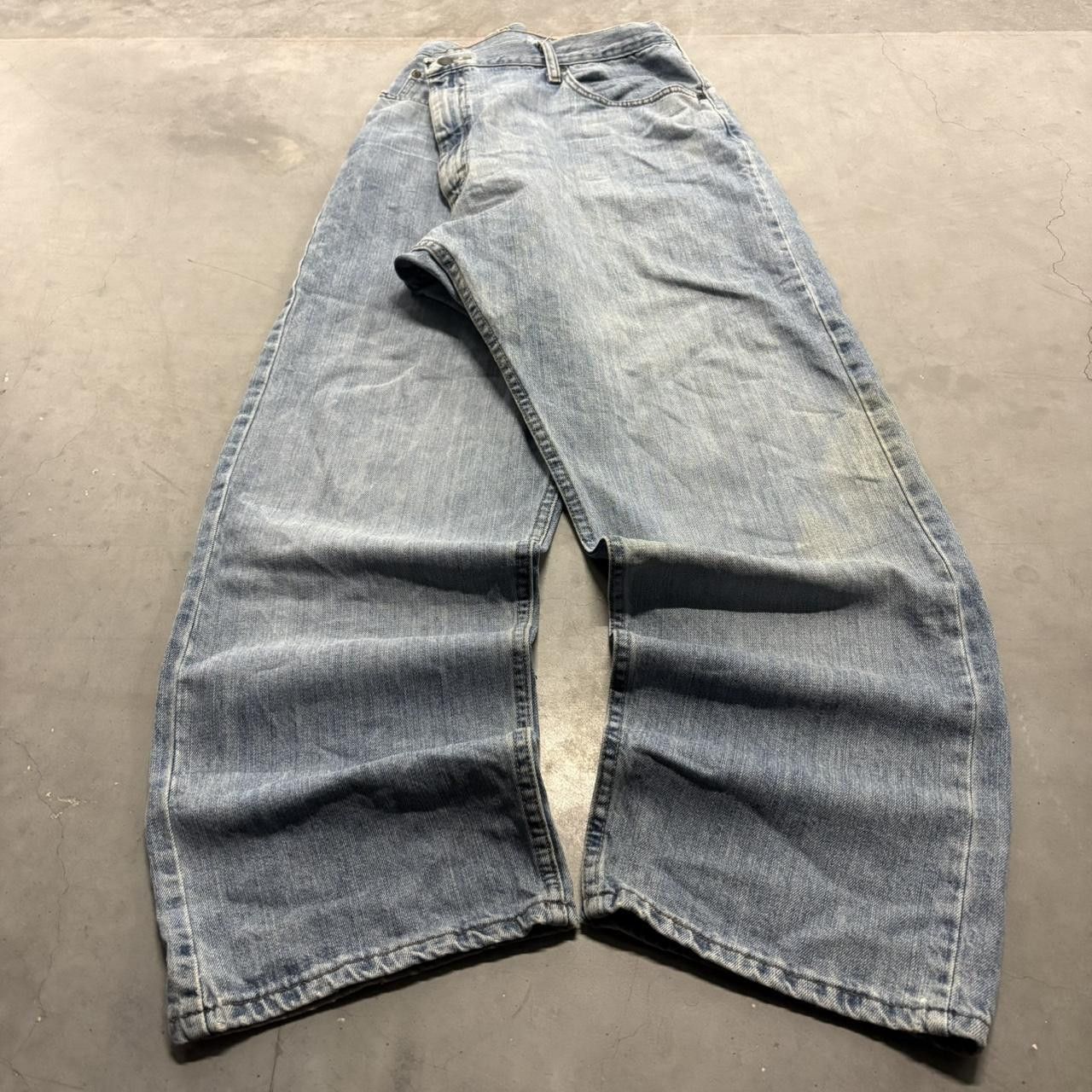 Vintage Crazy Vintage Y2K/2000s Workwear Style Baggy Wrangler Medium Wash Denim Jeans! Size US 42 / EU 58 - 1 Thumbnail