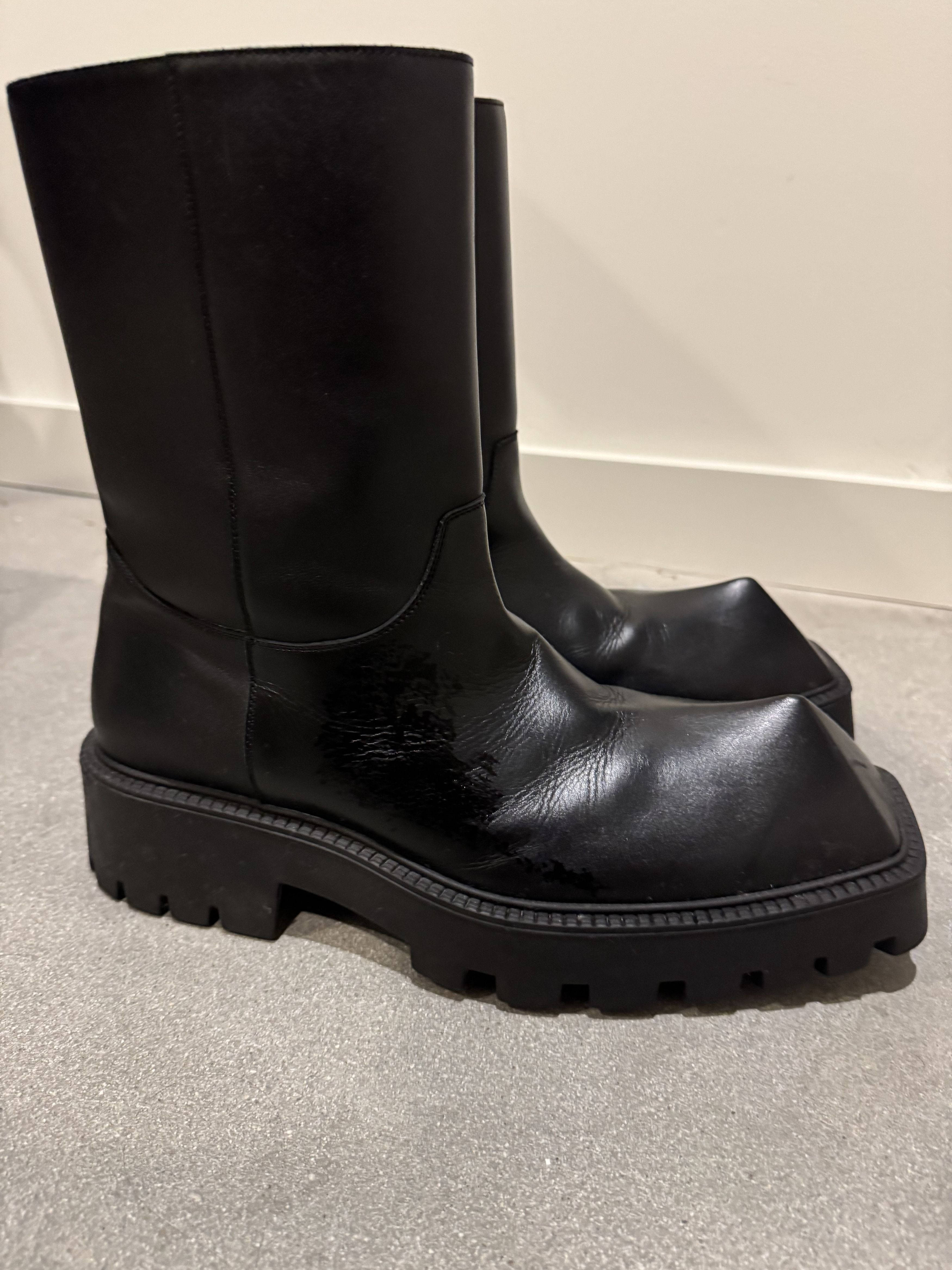 Balenciaga BALENCIAGA RHINO BOOTIE CARRARA Size US 11 / EU 44 - 2 Thumbnail