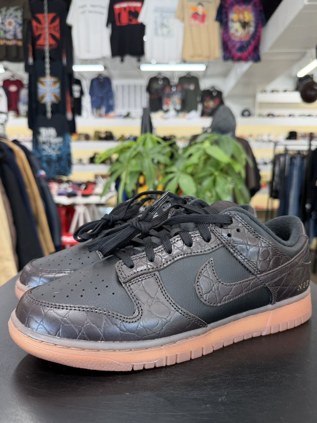 Nike Nike Dunk Low Velvet Brown Black Size 9 (2022) Size US 9 / EU 42 - 1 Thumbnail