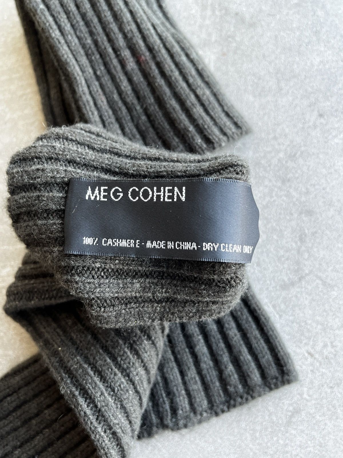 Other Designer Cashmere Gloves with Thumbhole (unisex) Size ONE SIZE - 7 Thumbnail