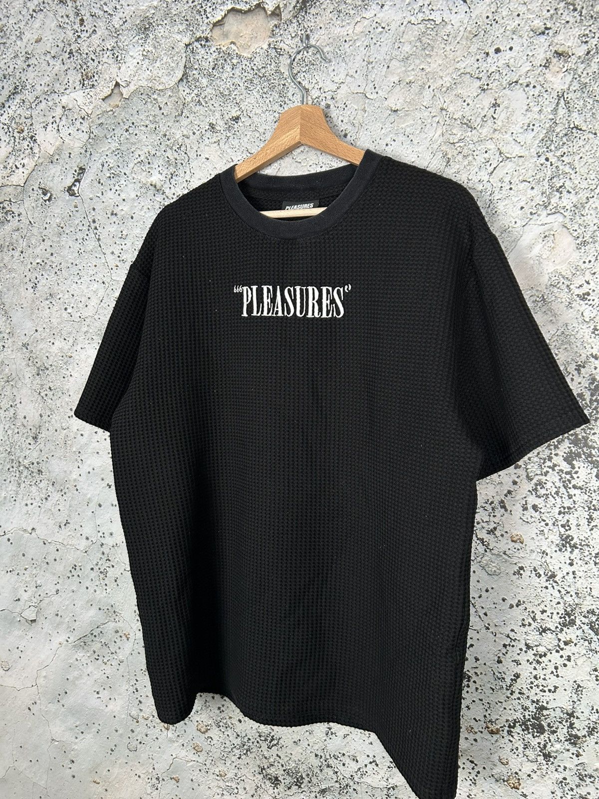 Pleasures Pleasures Now Embroidered Logo Waffle Tee Streetwear Hype Size US L / EU 52-54 / 3 - 2 Thumbnail