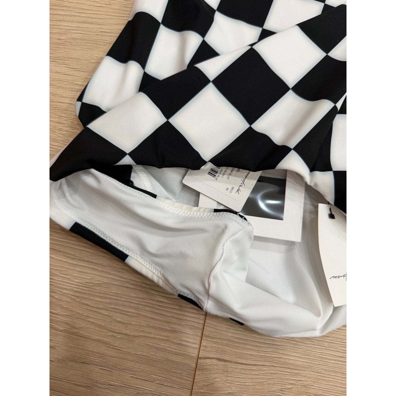 Chanel Chanel 23C Black White Checker Crystal CC Logo One Piece 36 Size XS / US 0-2 / IT 36-38 - 17 Thumbnail