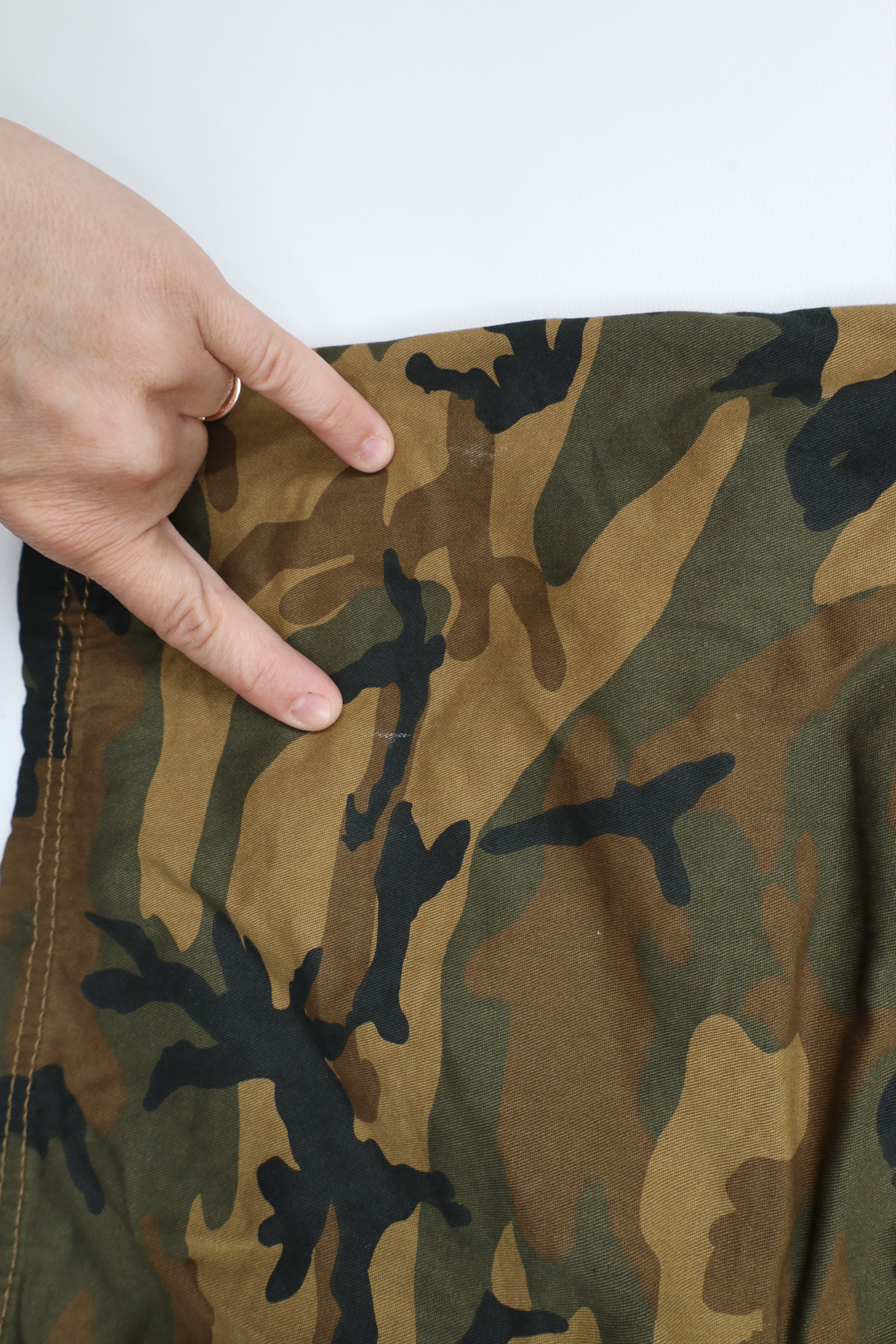 Crooks & Castles × Vintage Vintage Crooks & Castles Out Above Knee Camouflage Shorts Size US 36 / EU 52 - 12 Thumbnail