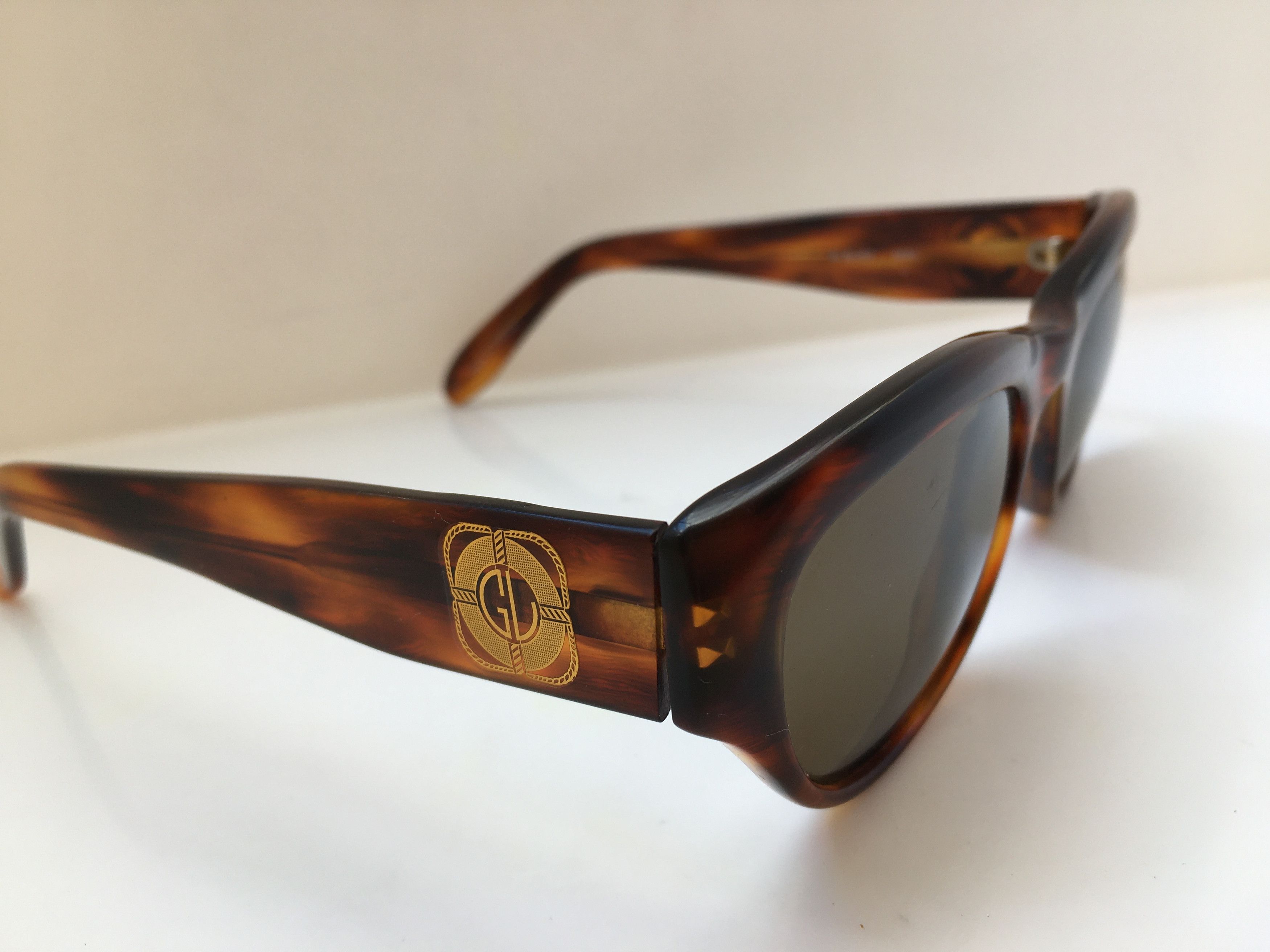 Guy Laroche Vintage Guy Laroche GL Blues 3333 Tortoise Sunglasses France Size ONE SIZE - 1 Thumbnail