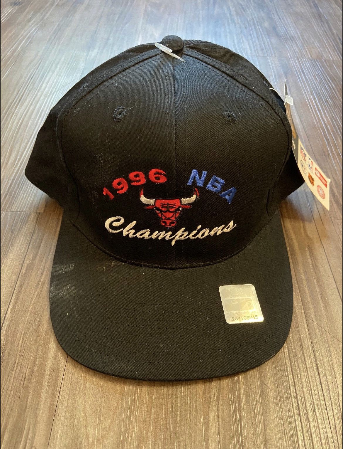 Vintage NWT 1996 Chicago Bulls NBA Championship Snapback Cap