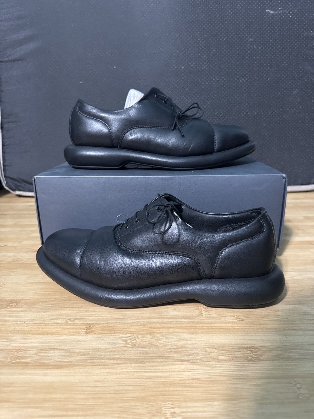 Clarks × Martine Rose ‘Black’ Clarks Edition Down Oxfords Size US 8 / EU 41 - 3 Thumbnail