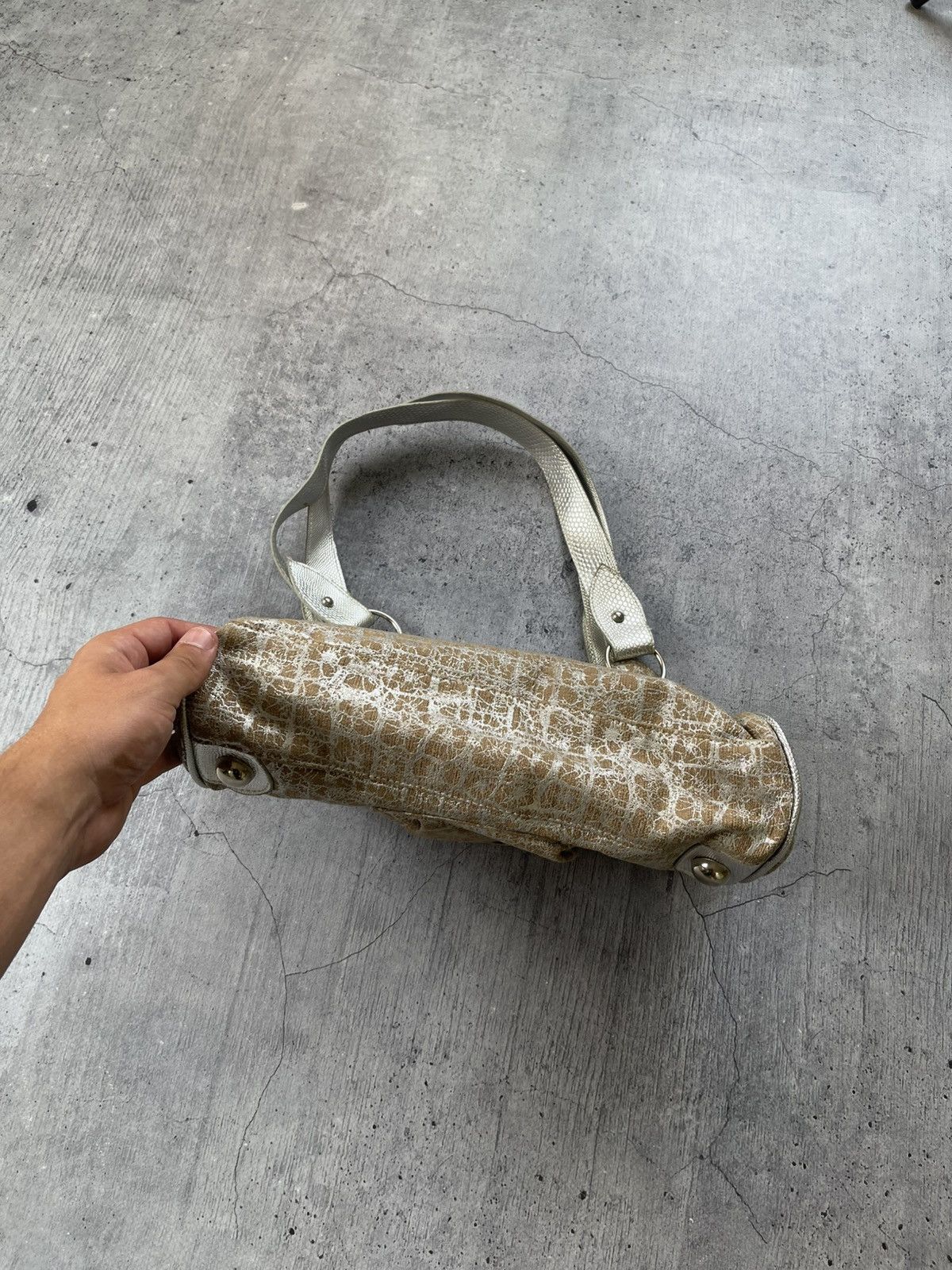Guess Vintage Archival Rare Gold Guess STYLE Handbag Y2K Size ONE SIZE - 6 Thumbnail
