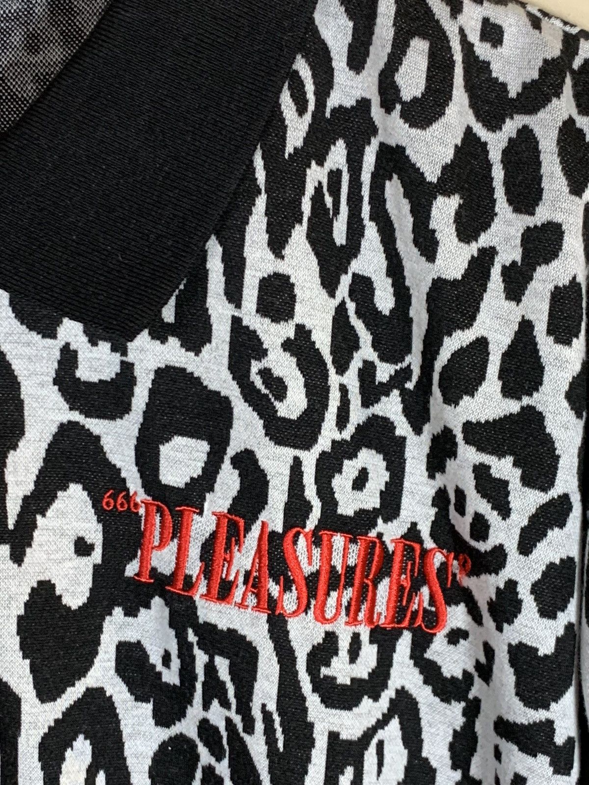 Designer × Pleasures *RARE* Pleasures Leopard Knit Henley Long Sleeve Sweater XL Size US XL / EU 56 / 4 - 4 Thumbnail