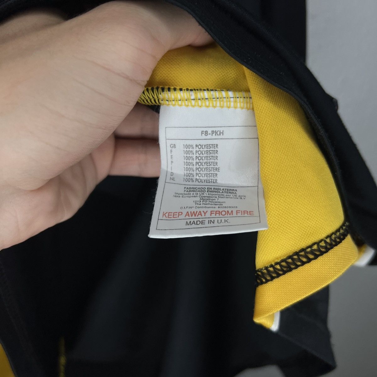 Nike Vintage Nike Borussia Dortmund BVB Tshirt Jersey Kit Black Size US XL / EU 56 / 4 - 6 Thumbnail
