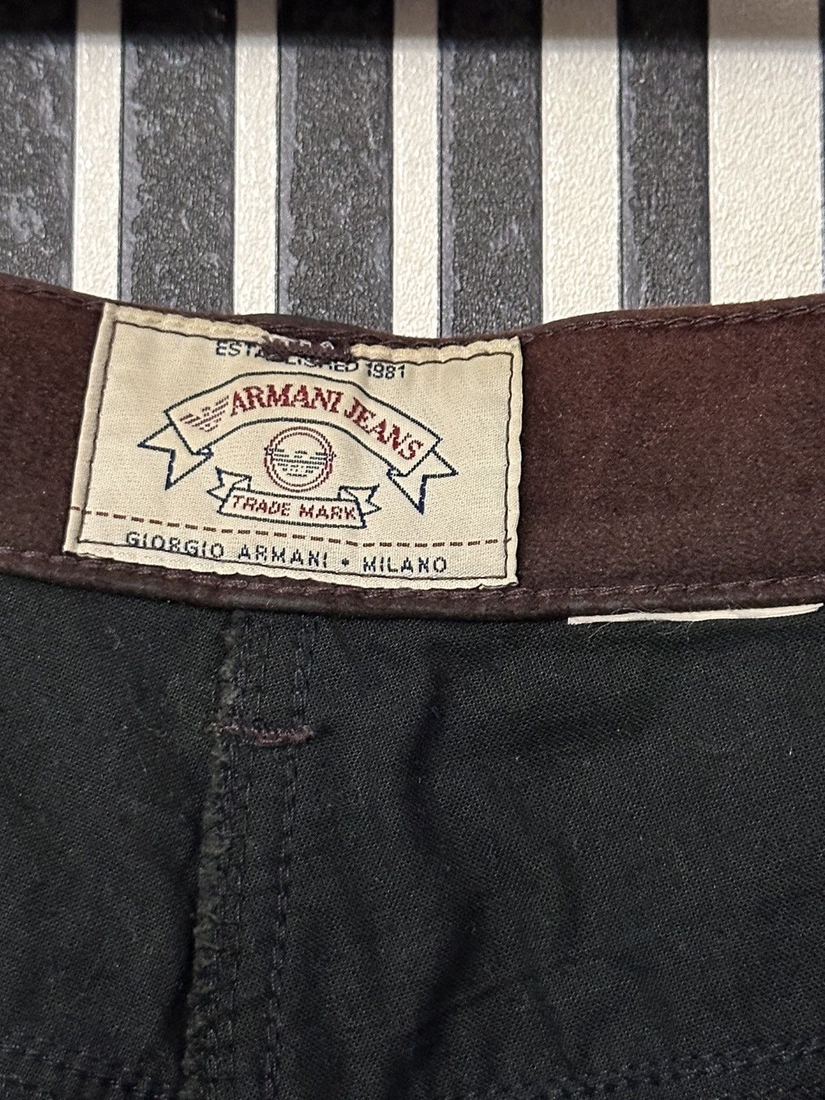 Armani 80ʼs Armani Stretchy Velour Dark Brown Rarest Pants Size 27" / US 4 / IT 40 - 11 Thumbnail