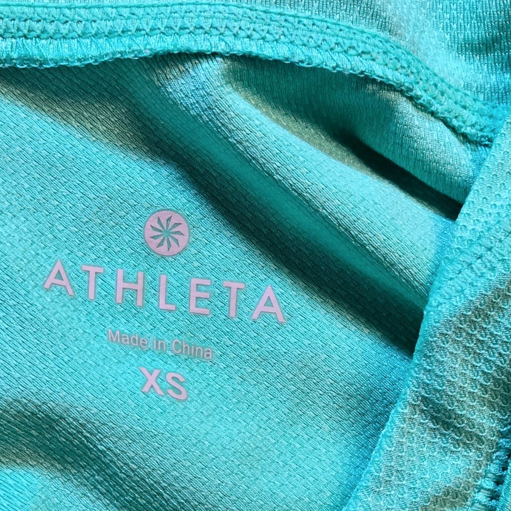 Athleta Athleta Top Womens XS Green Hoodie Pocket Tunic Stretch Athletic Casual Shirt Ladies XS Green Pullover V-Neck Long Sleeve Size XS / US 0-2 / IT 36-38 - 3 Thumbnail
