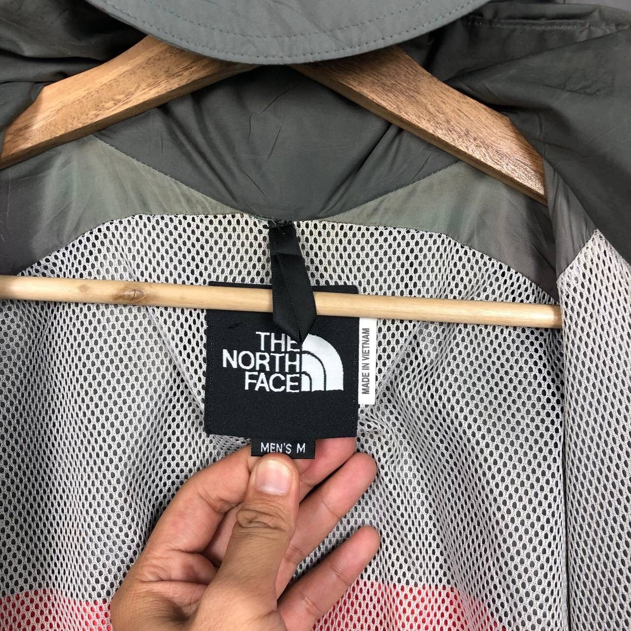 The North Face The North Face Windbreaker Light Jacket Colorblock Size US M / EU 48-50 / 2 - 9 Thumbnail