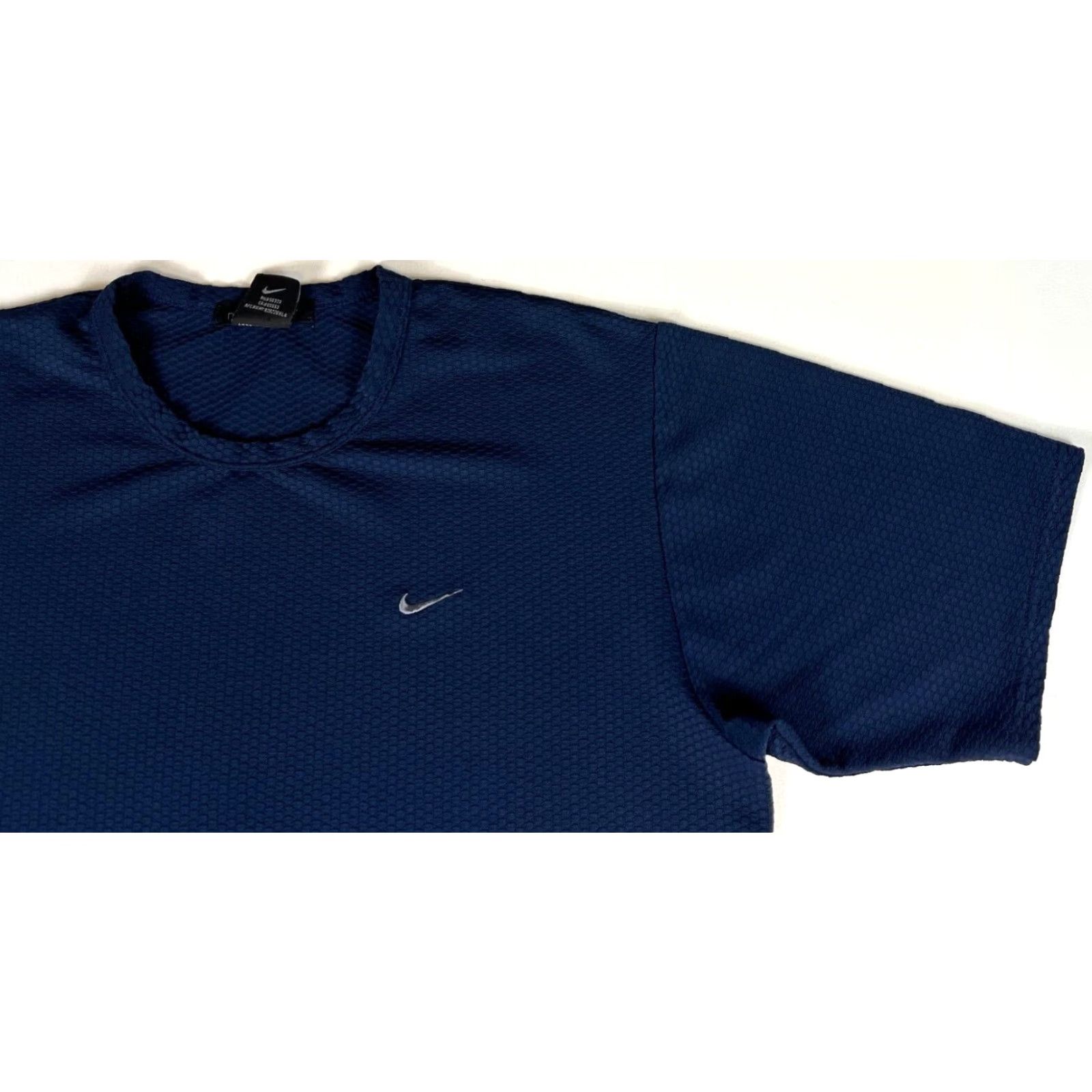 Nike VINTAGE Nike Sphere Performance T-Shirt Navy Blue Embroidered Swoosh Mens Size L Size US L / EU 52-54 / 3 - 3 Thumbnail
