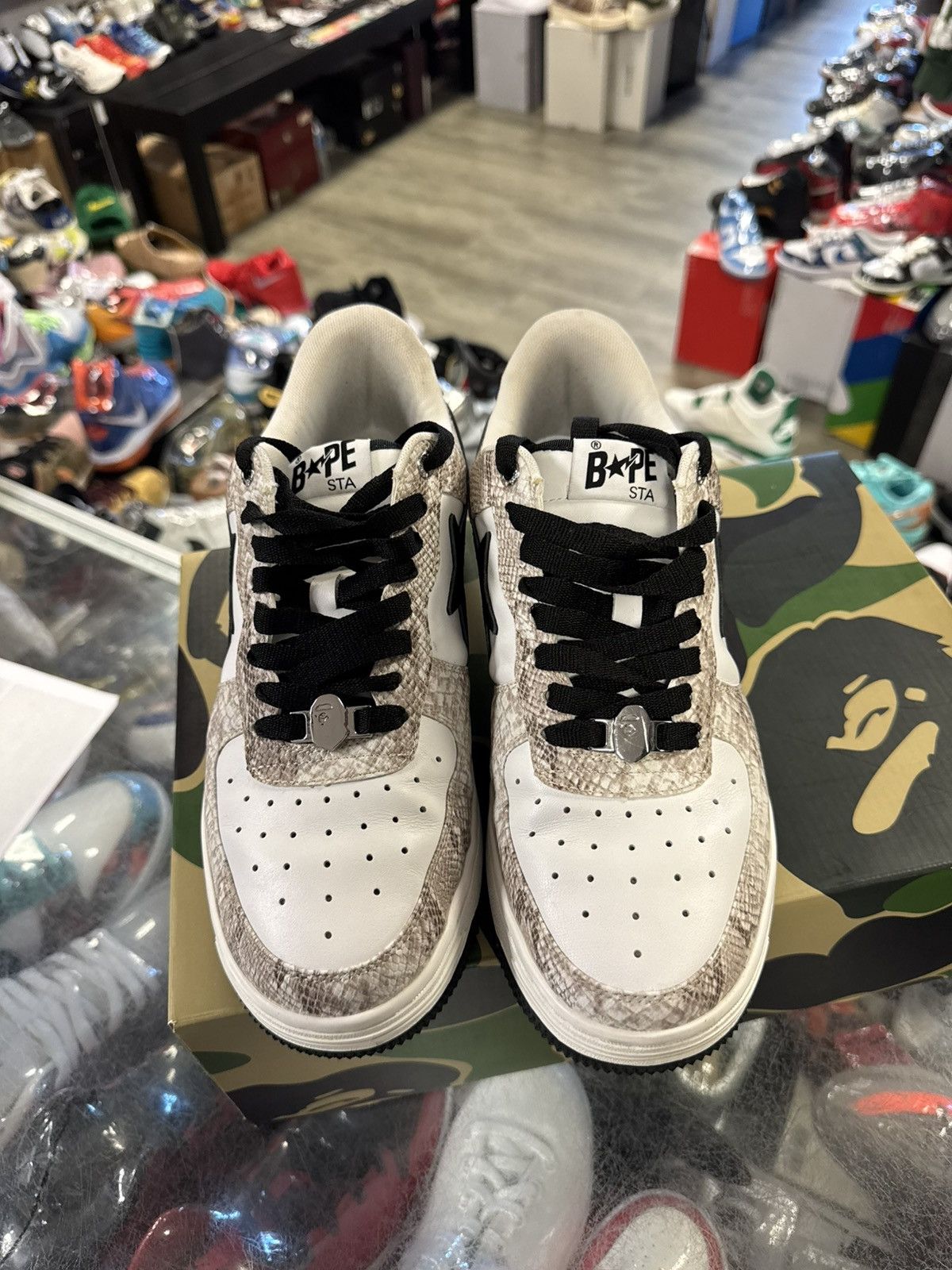 Bape Bape low top sneaker pre owned size 9 Size US 9 / EU 42 - 13 Thumbnail