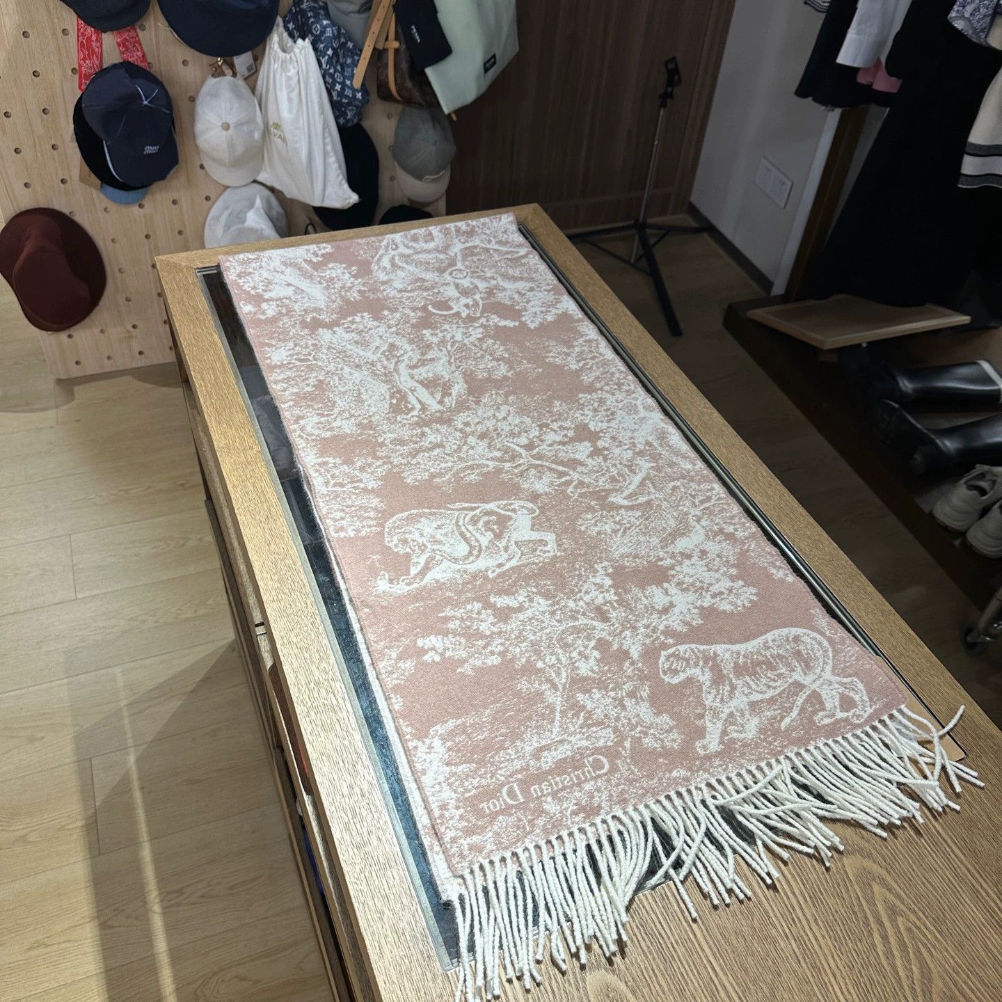 Christian Dior Monsieur Dior may392 Zoo Print Slogan Cashmere Scarf U Size ONE SIZE - 2 Thumbnail