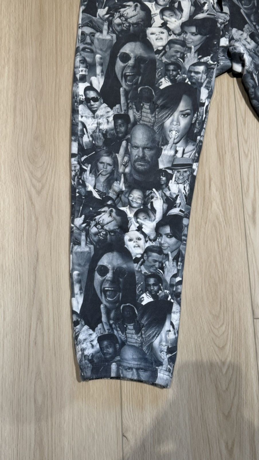 ineverheardofyou Celebrity sweatpants ineverheardofyou middle finger f you Size US 32 / EU 48 - 2 Thumbnail
