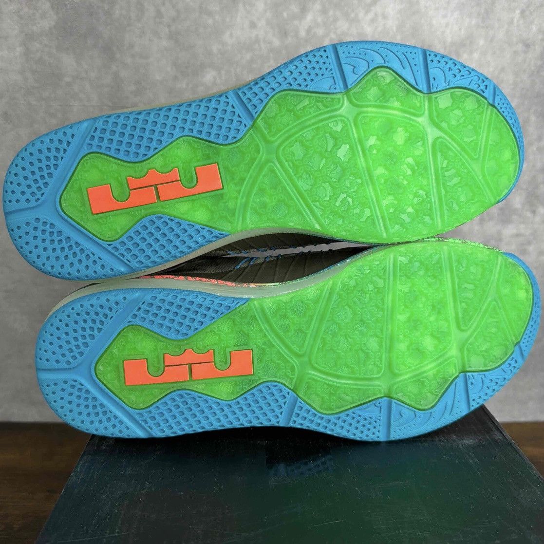 Nike NEW Nike Air Max LeBron X Low Swamp Thing Reptile 579765-301 Size US 10 / EU 43 - 7 Thumbnail