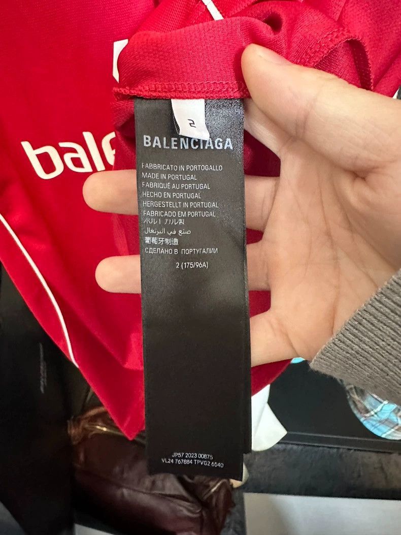 Balenciaga Balenciaga 23FW New 3B Sports Manchester United Football Em Size US M / EU 48-50 / 2 - 5 Thumbnail