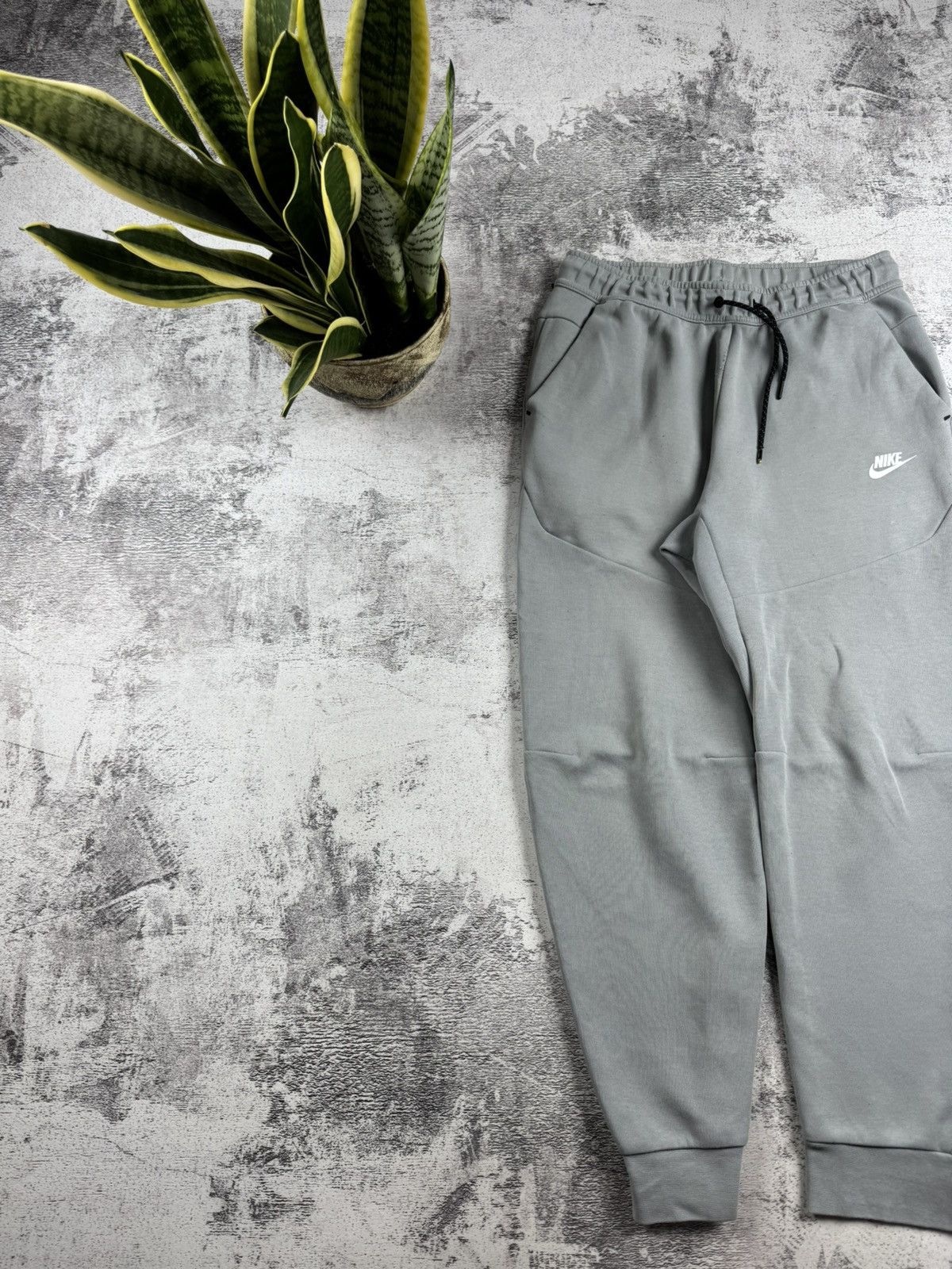 Nike Nike Tech Fleece Medium Relaxed Sweat Pants Trousers Activewear Drill Sportswear Size US 32 / EU 48 - 2 Thumbnail
