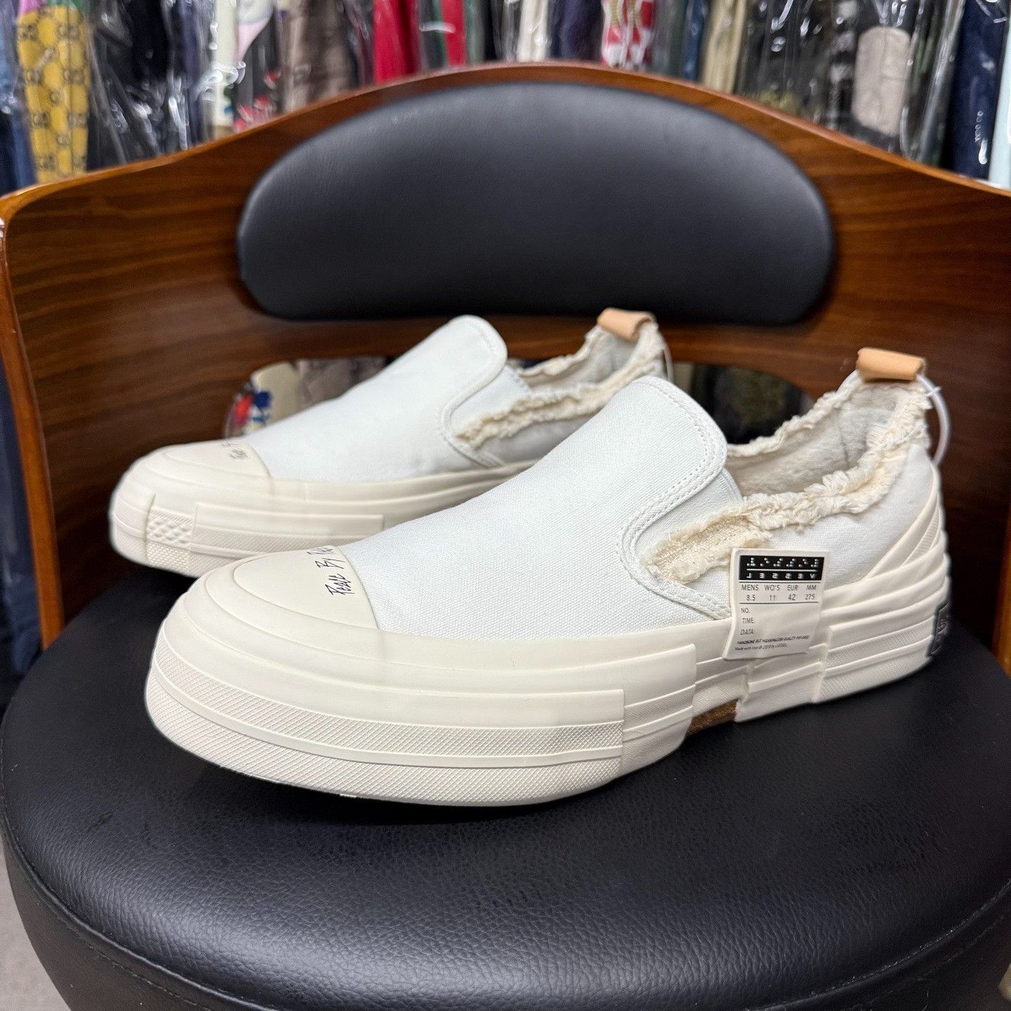 Yohji Yamamoto Yohji Yamamoto White Lowtop Sneakers 9 Men Size US 9 / EU 42 - 1 Thumbnail