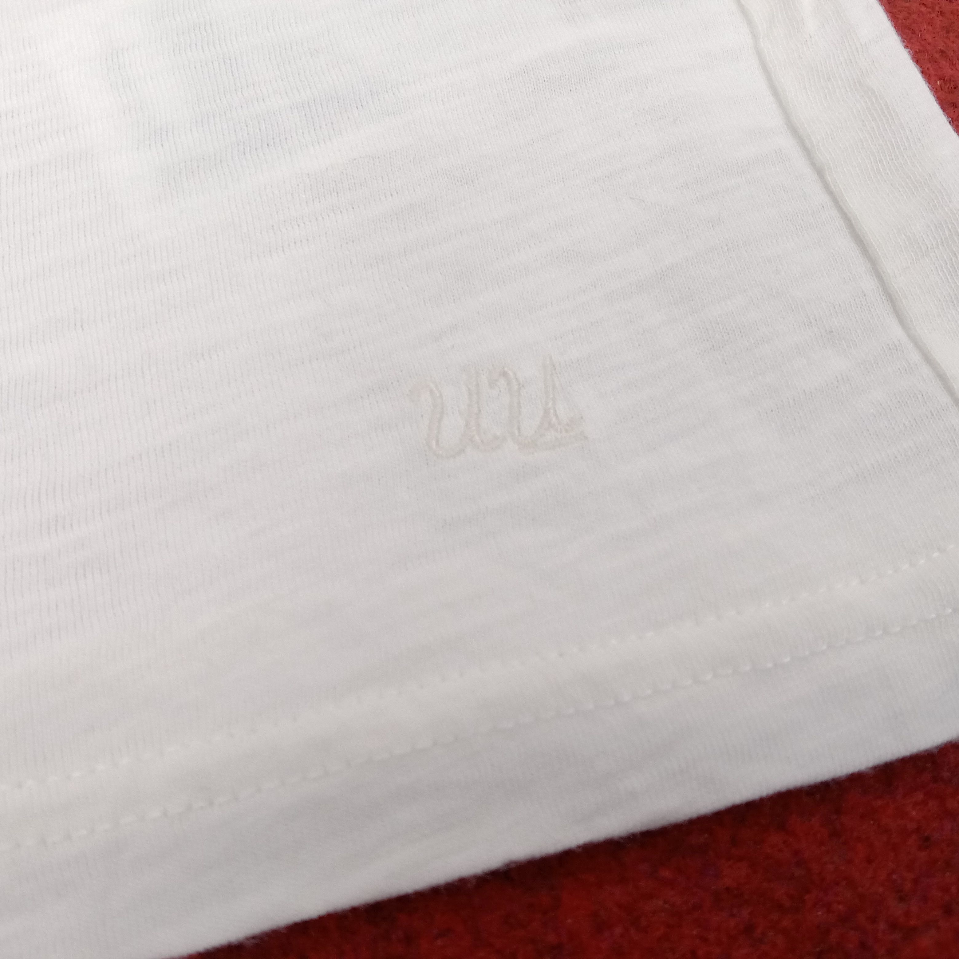Japanese Brand × Undercover Uniqlo Undercover Japanese Brand Center Design Tshirt Size US M / EU 48-50 / 2 - 8 Thumbnail