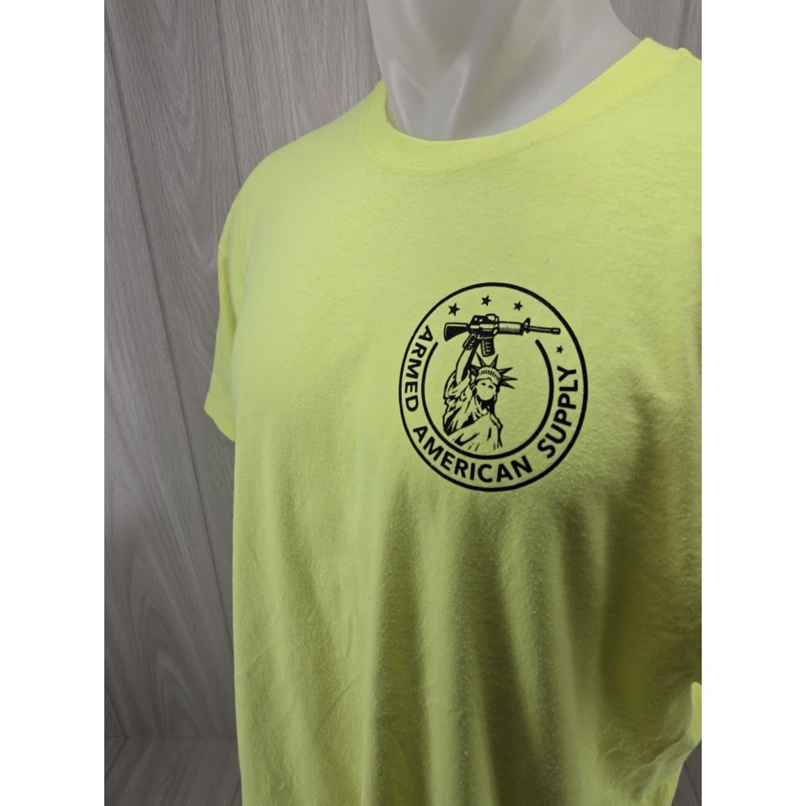 Gildan VINTAGE Distressed Armed American Supply Green 2nd Shot Short Sleeve Men’s 2XL T-Shirt Size US 39 - 5 Thumbnail