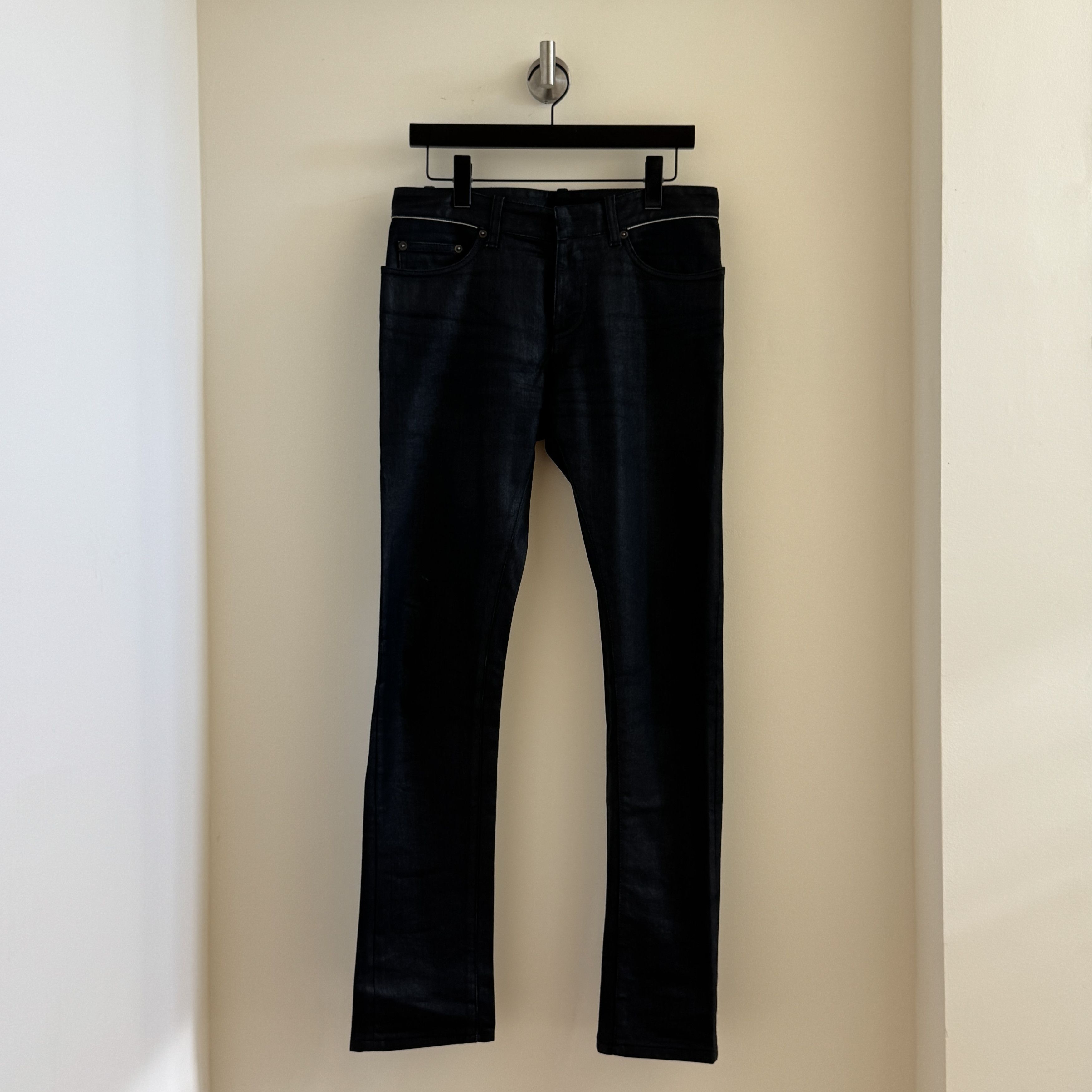 関税・送料込 BALENCIAGA BLACK DENIM UTILITY ジーンズ Balenciaga Balenciaga Couture Upcycled Cut-Up Denim in Black